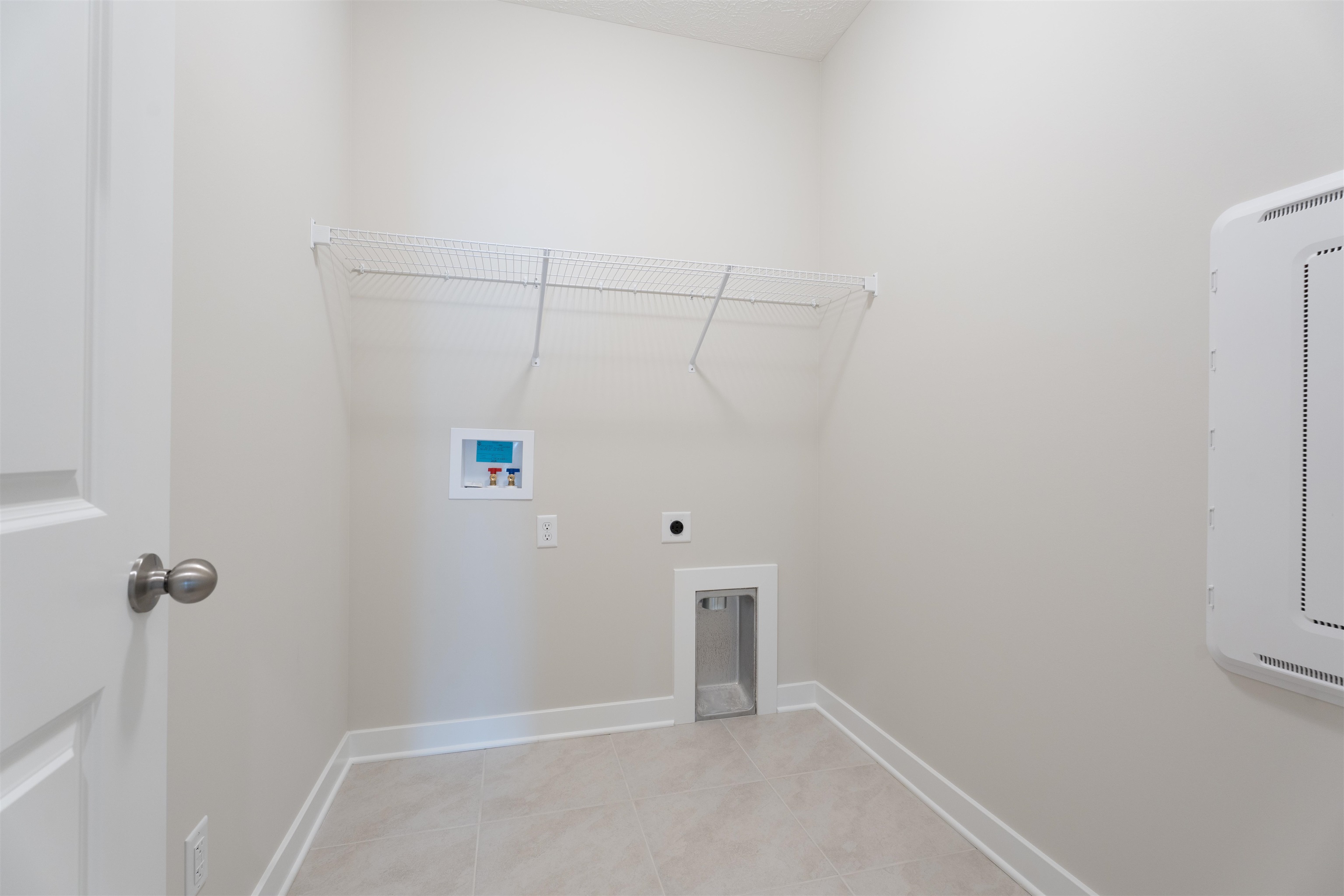 925 Onyx Lane, Owensboro, Kentucky 42301, 3 Bedrooms Bedrooms, ,2 BathroomsBathrooms,Single Family Residence,For Sale,Onyx Lane,92295