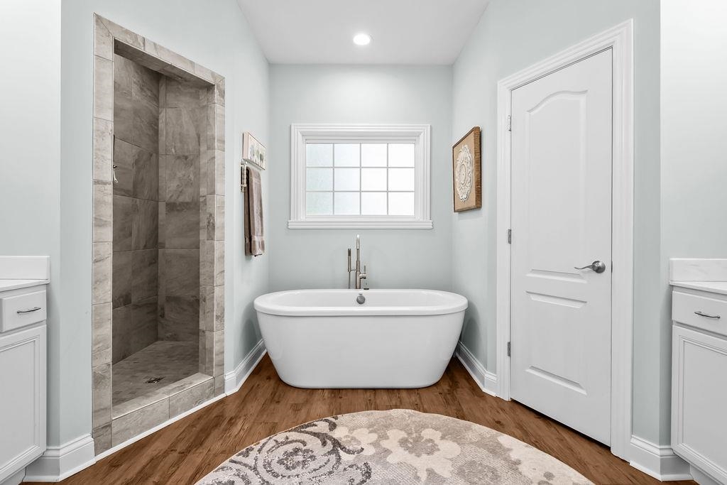 5220 Woodpointe Court, Owensboro, Kentucky 42303, 5 Bedrooms Bedrooms, ,4 BathroomsBathrooms,Single Family Residence,For Sale,Woodpointe Court,92299