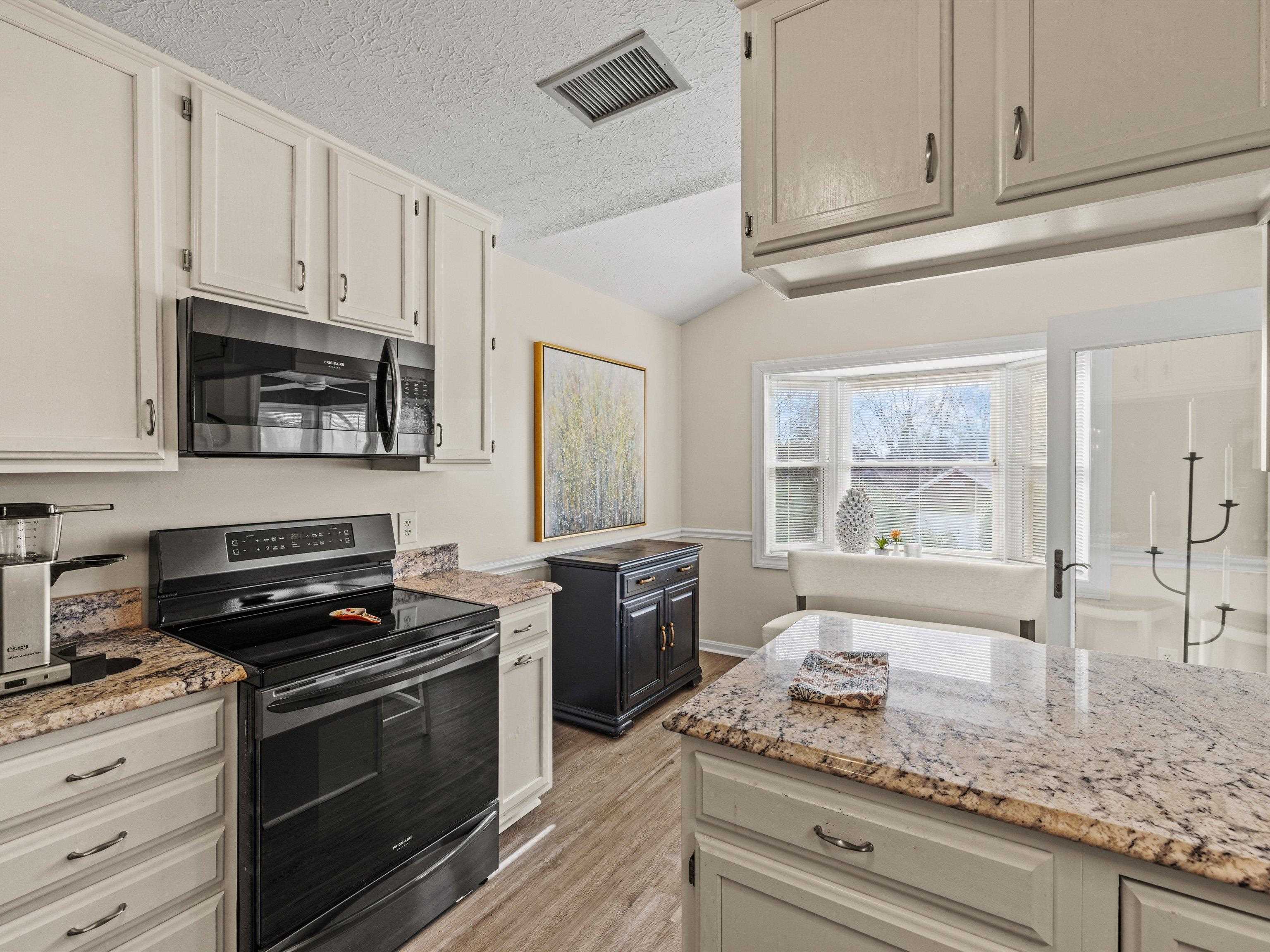14C Quail Ridge Ct, Owensboro, Kentucky 42303, 2 Bedrooms Bedrooms, ,2 BathroomsBathrooms,Condominium,For Sale,Quail Ridge Ct,92300
