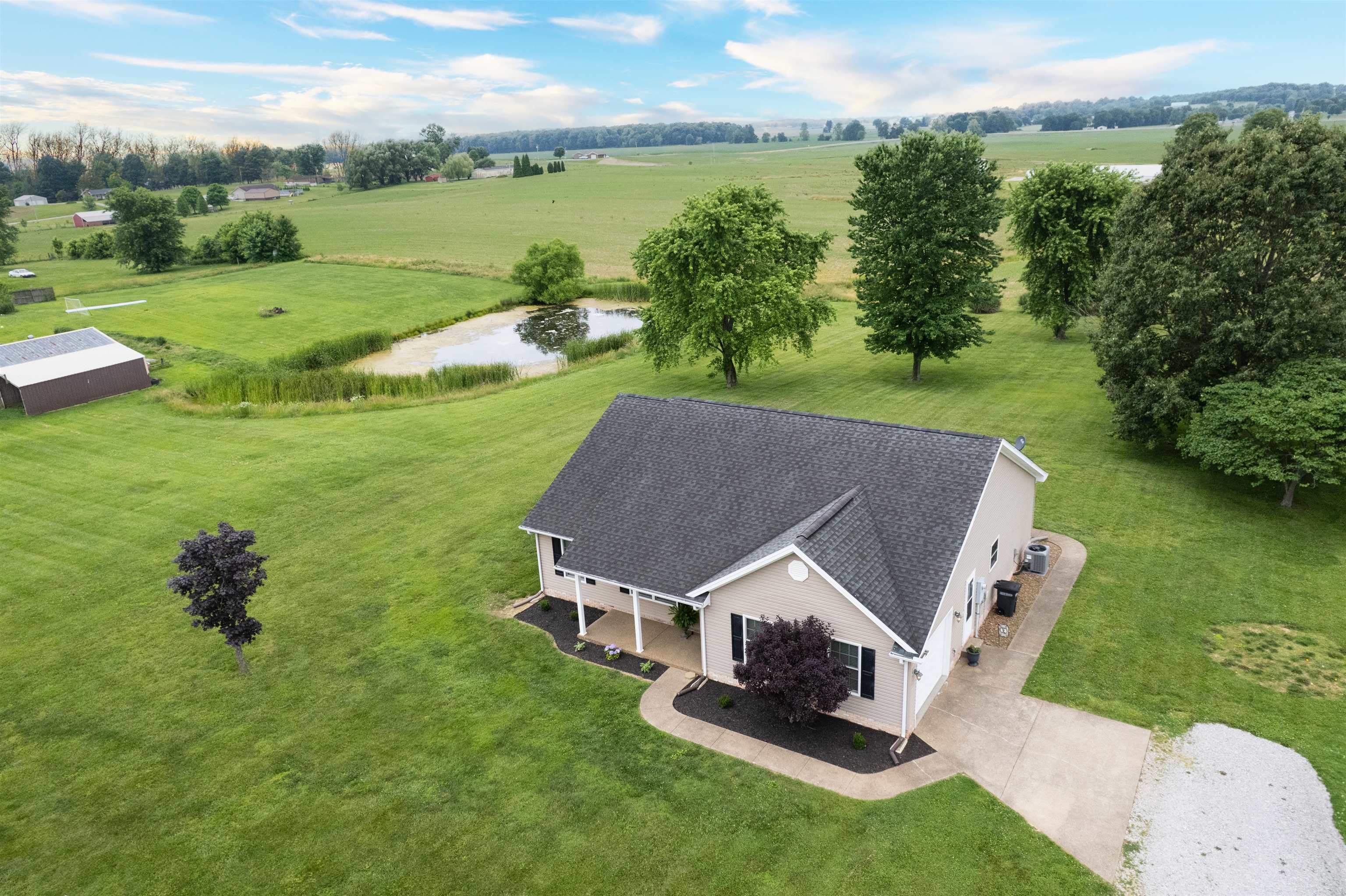 9643 McCamish Rd, Whitesville, Kentucky 42378, 3 Bedrooms Bedrooms, ,2 BathroomsBathrooms,Single Family Residence,For Sale,McCamish Rd,92303