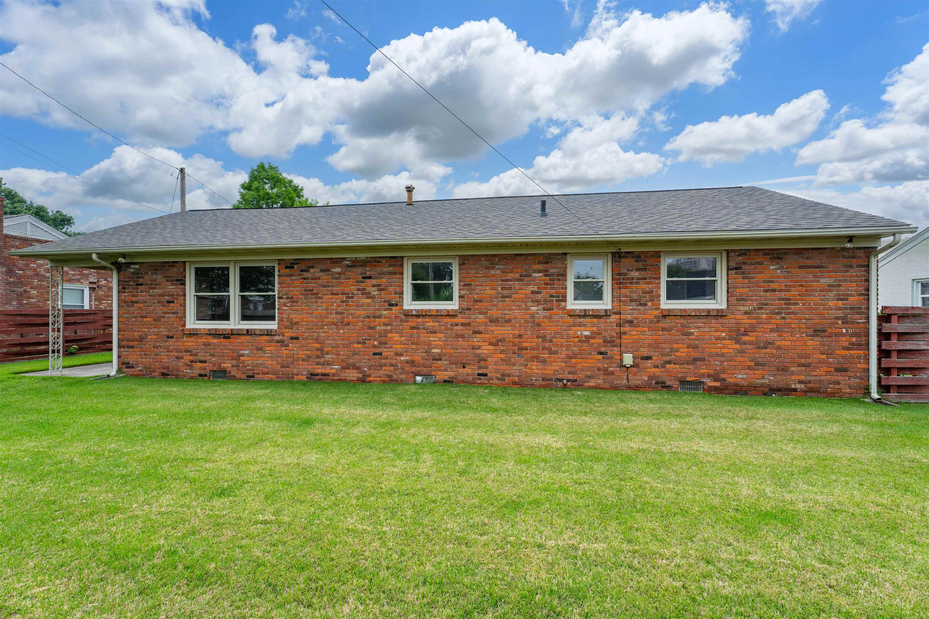 812 Wesleyan Park Dr., Owensboro, Kentucky 42301, 3 Bedrooms Bedrooms, ,2 BathroomsBathrooms,Single Family Residence,For Sale,Wesleyan Park Dr.,92307