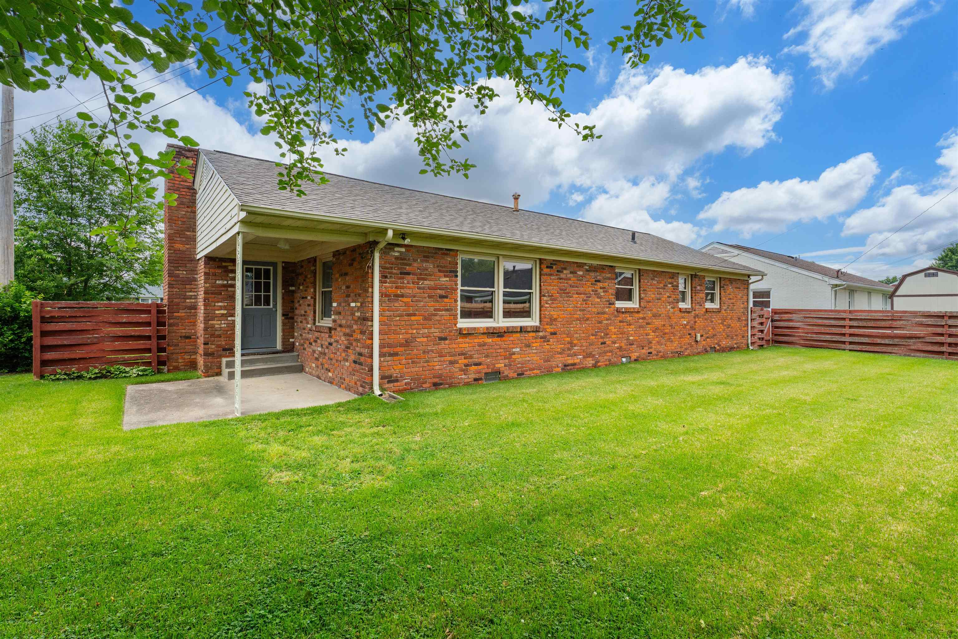 812 Wesleyan Park Dr., Owensboro, Kentucky 42301, 3 Bedrooms Bedrooms, ,2 BathroomsBathrooms,Single Family Residence,For Sale,Wesleyan Park Dr.,92307