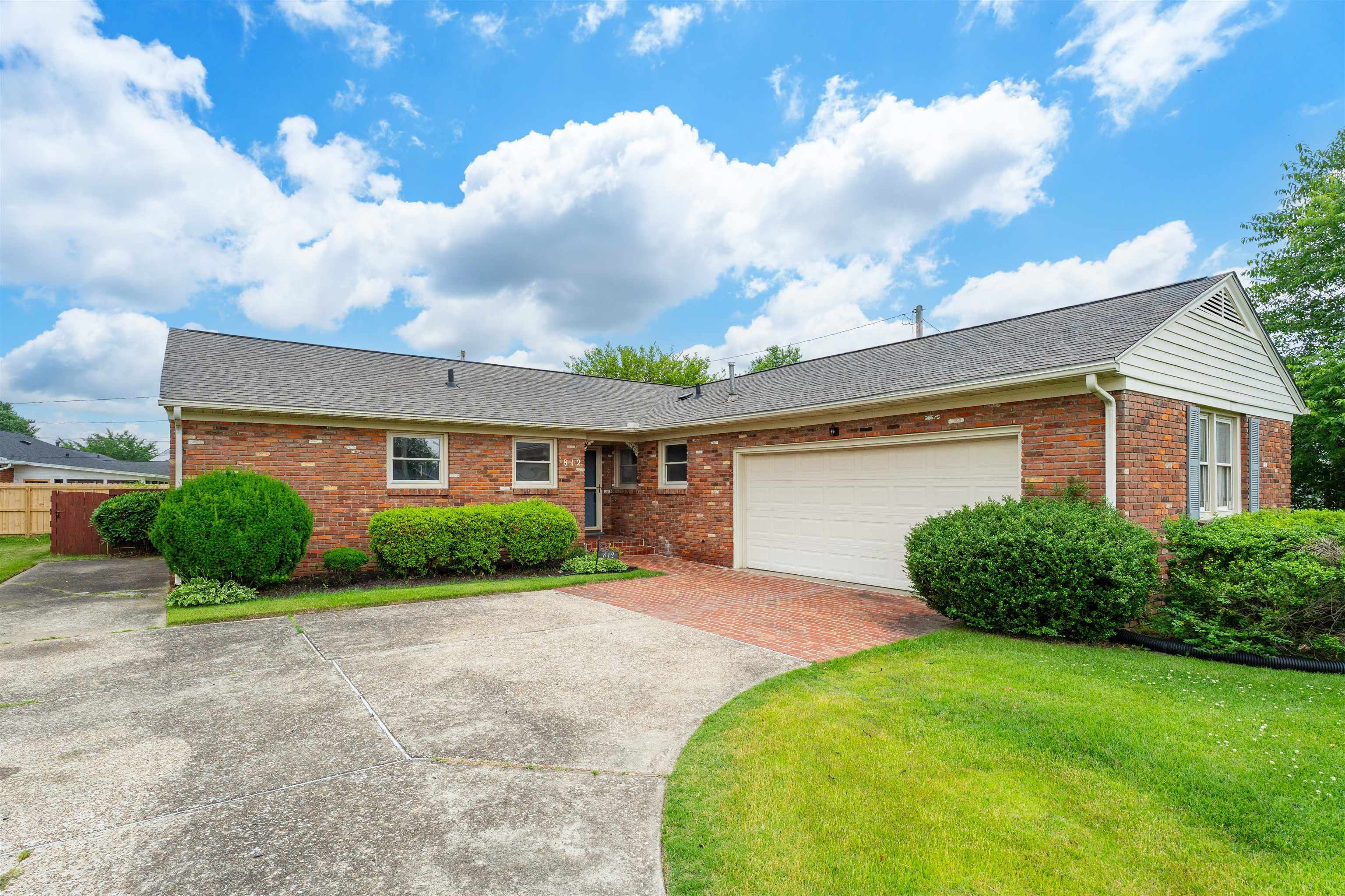 812 Wesleyan Park Dr., Owensboro, Kentucky 42301, 3 Bedrooms Bedrooms, ,2 BathroomsBathrooms,Single Family Residence,For Sale,Wesleyan Park Dr.,92307