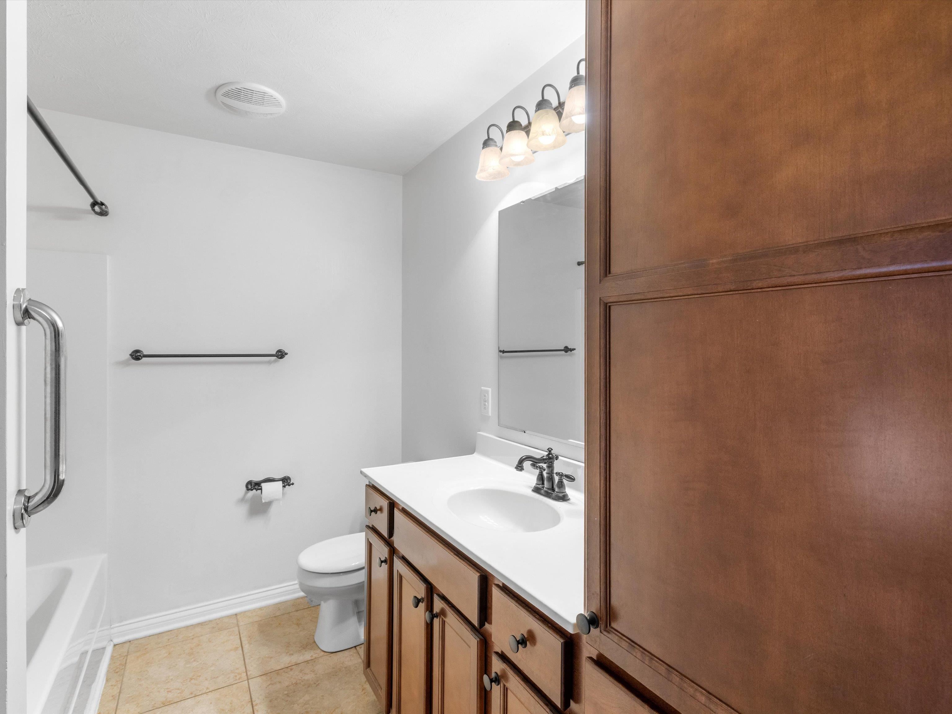 2942 Trails Way, Owensboro, Kentucky 42303, 3 Bedrooms Bedrooms, ,2 BathroomsBathrooms,Single Family Residence,For Sale,Trails Way,92311