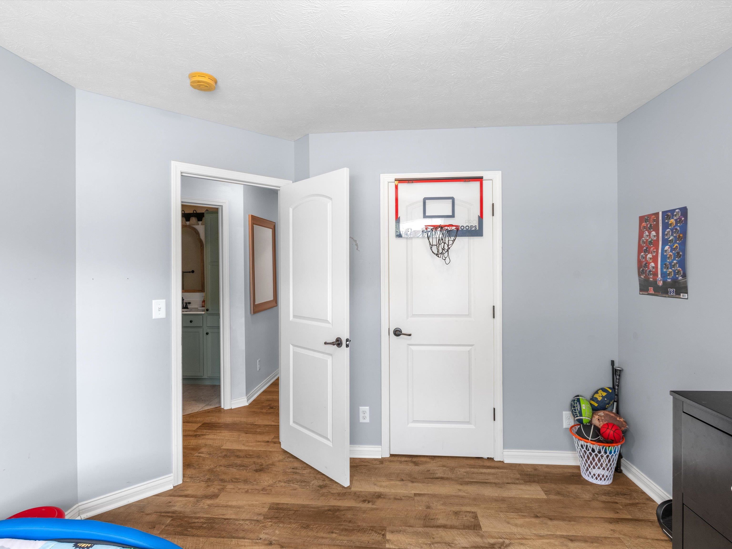 2942 Trails Way, Owensboro, Kentucky 42303, 3 Bedrooms Bedrooms, ,2 BathroomsBathrooms,Single Family Residence,For Sale,Trails Way,92311