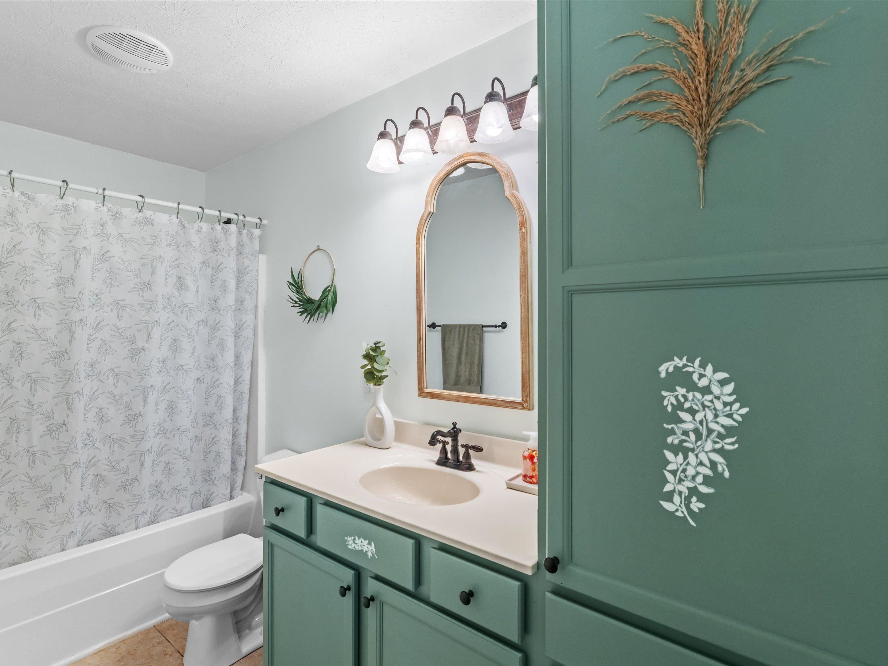 2942 Trails Way, Owensboro, Kentucky 42303, 3 Bedrooms Bedrooms, ,2 BathroomsBathrooms,Single Family Residence,For Sale,Trails Way,92311