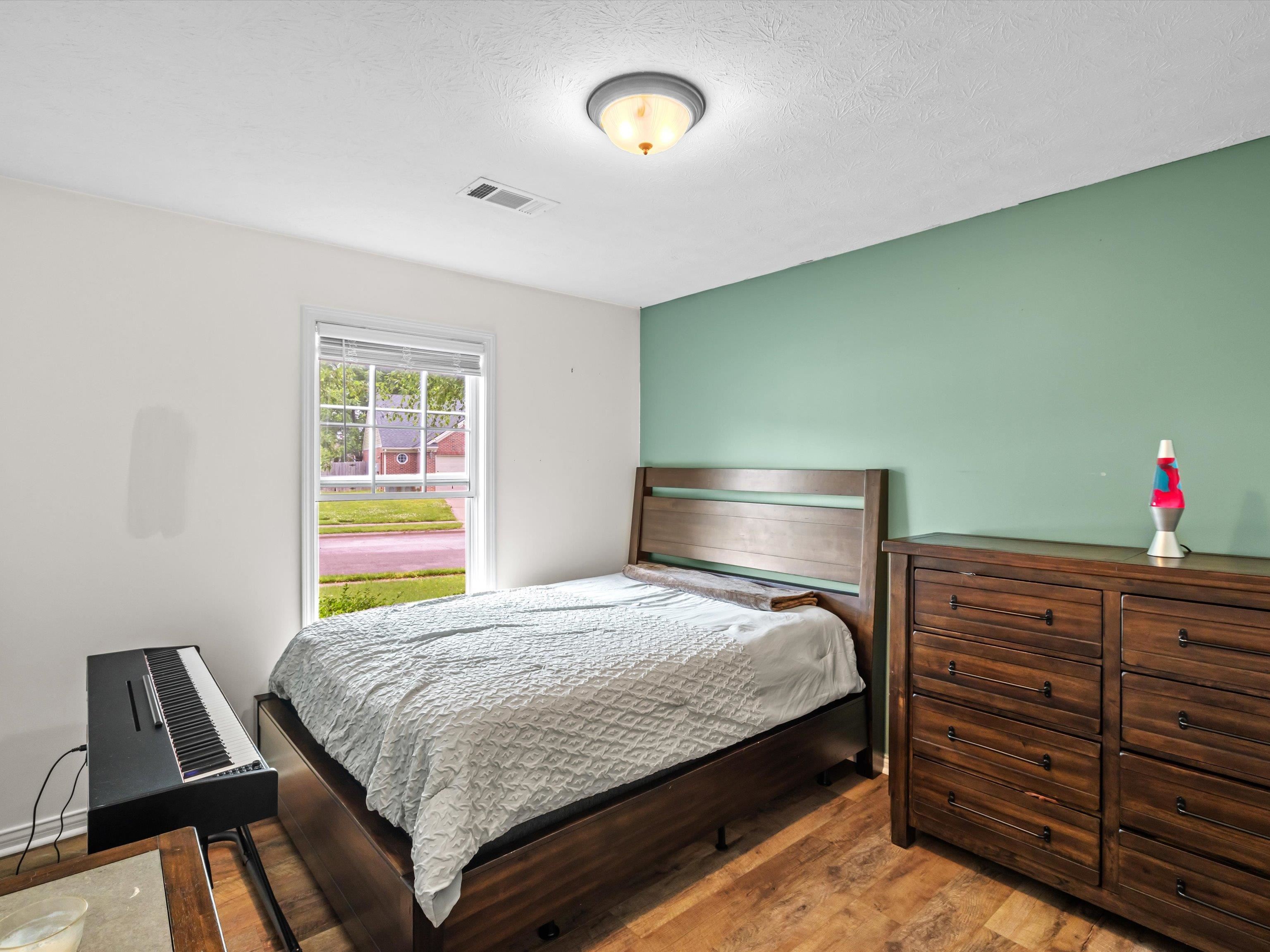 2942 Trails Way, Owensboro, Kentucky 42303, 3 Bedrooms Bedrooms, ,2 BathroomsBathrooms,Single Family Residence,For Sale,Trails Way,92311
