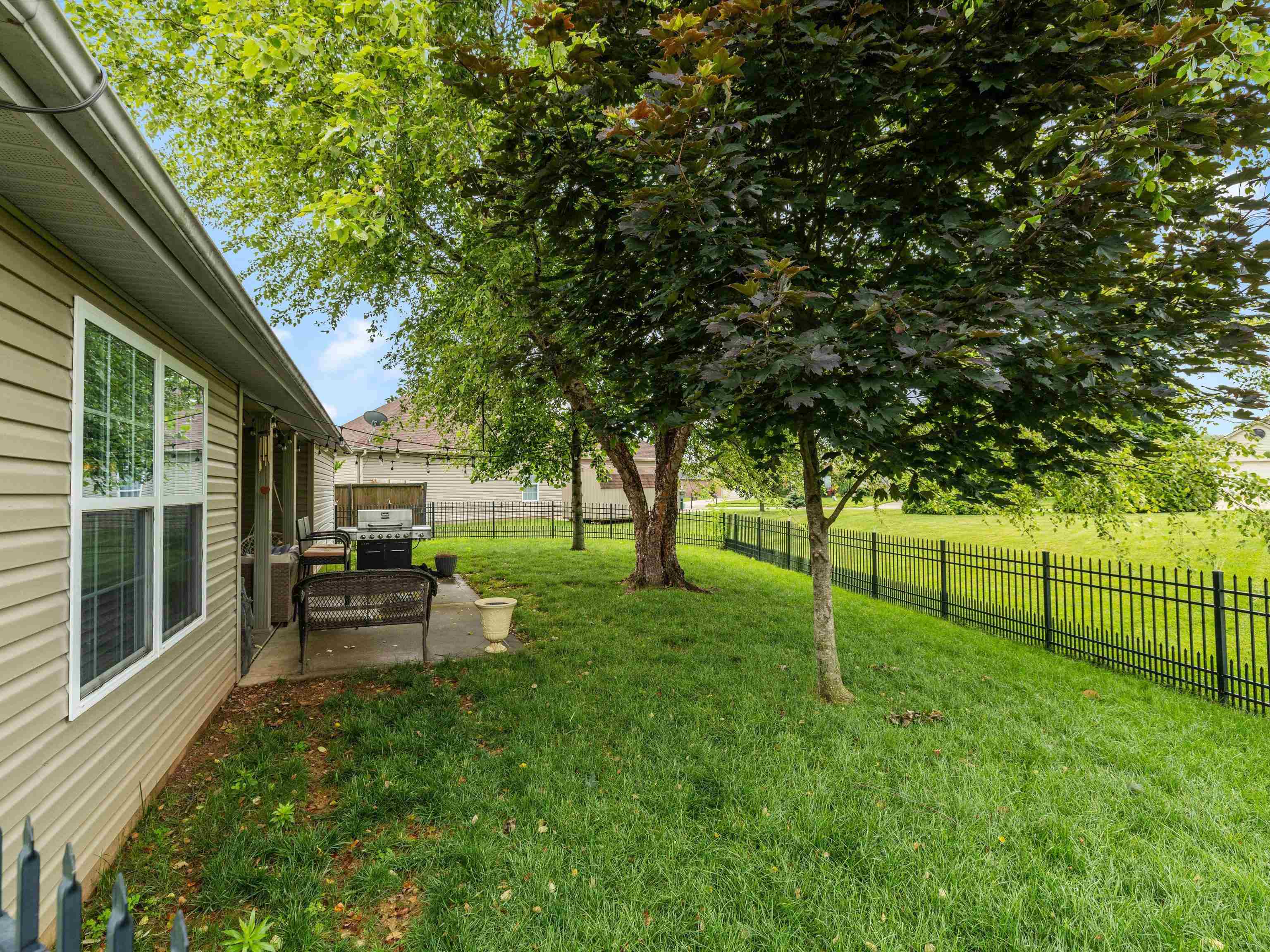 2942 Trails Way, Owensboro, Kentucky 42303, 3 Bedrooms Bedrooms, ,2 BathroomsBathrooms,Single Family Residence,For Sale,Trails Way,92311