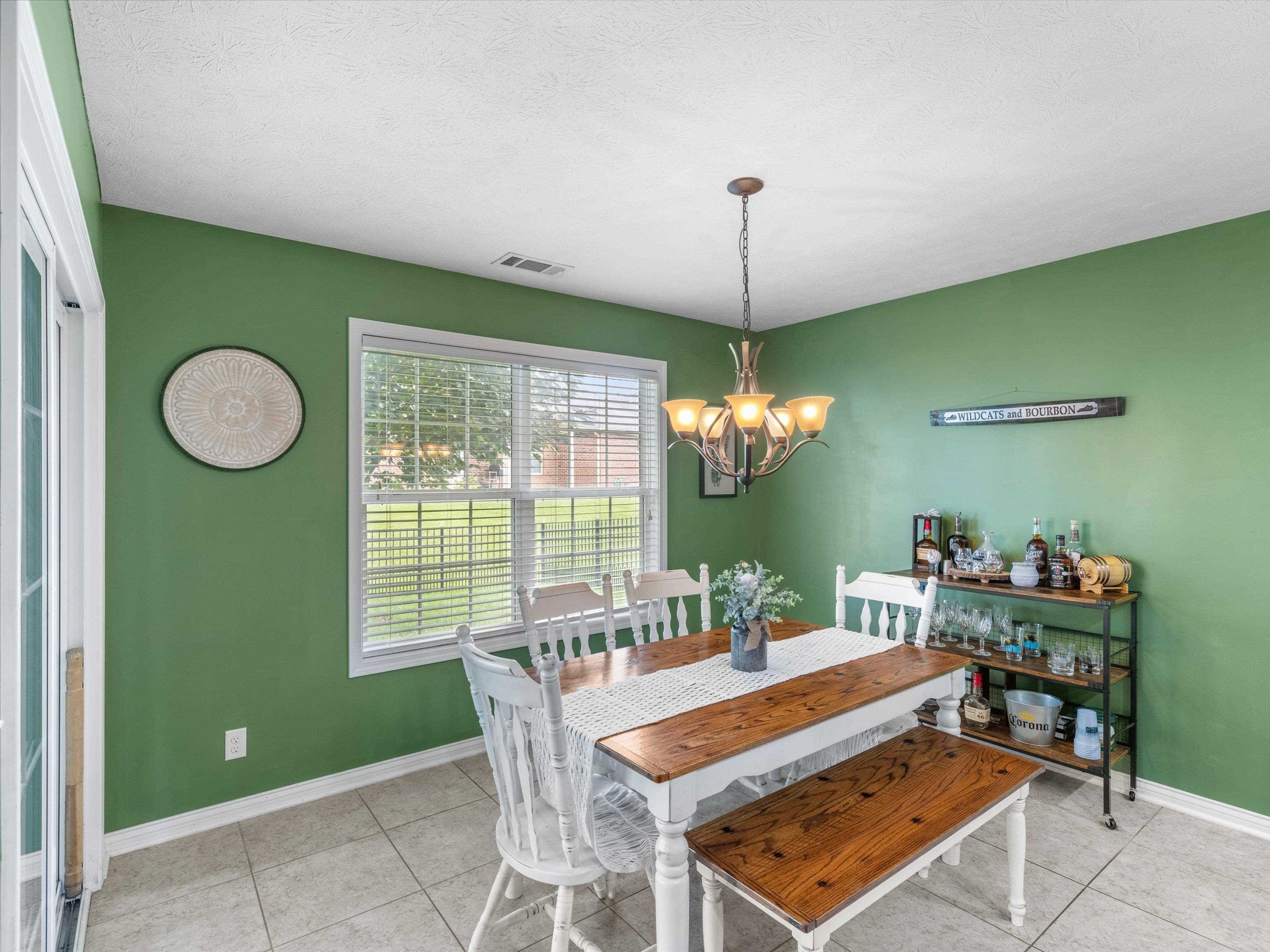 2942 Trails Way, Owensboro, Kentucky 42303, 3 Bedrooms Bedrooms, ,2 BathroomsBathrooms,Single Family Residence,For Sale,Trails Way,92311