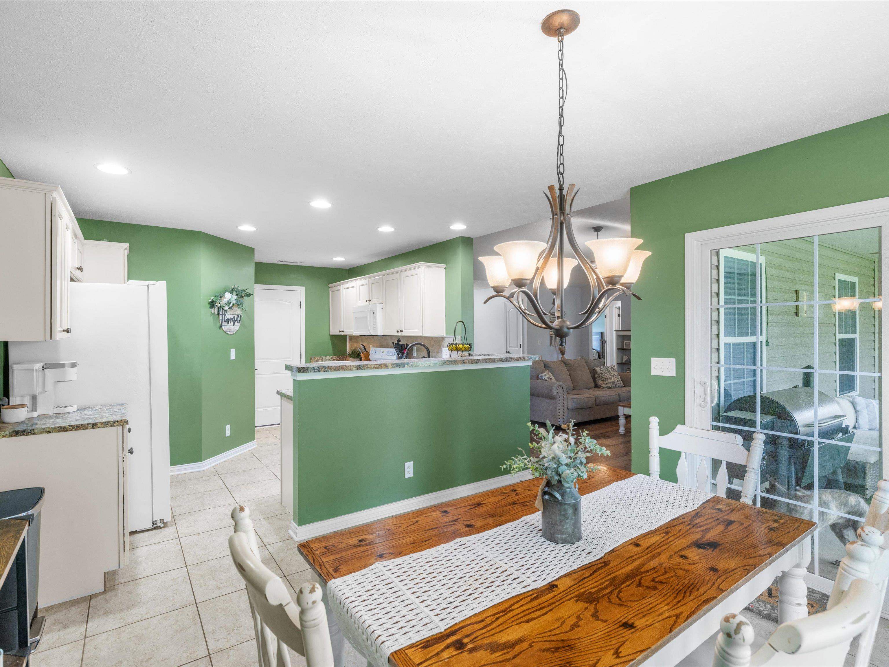 2942 Trails Way, Owensboro, Kentucky 42303, 3 Bedrooms Bedrooms, ,2 BathroomsBathrooms,Single Family Residence,For Sale,Trails Way,92311