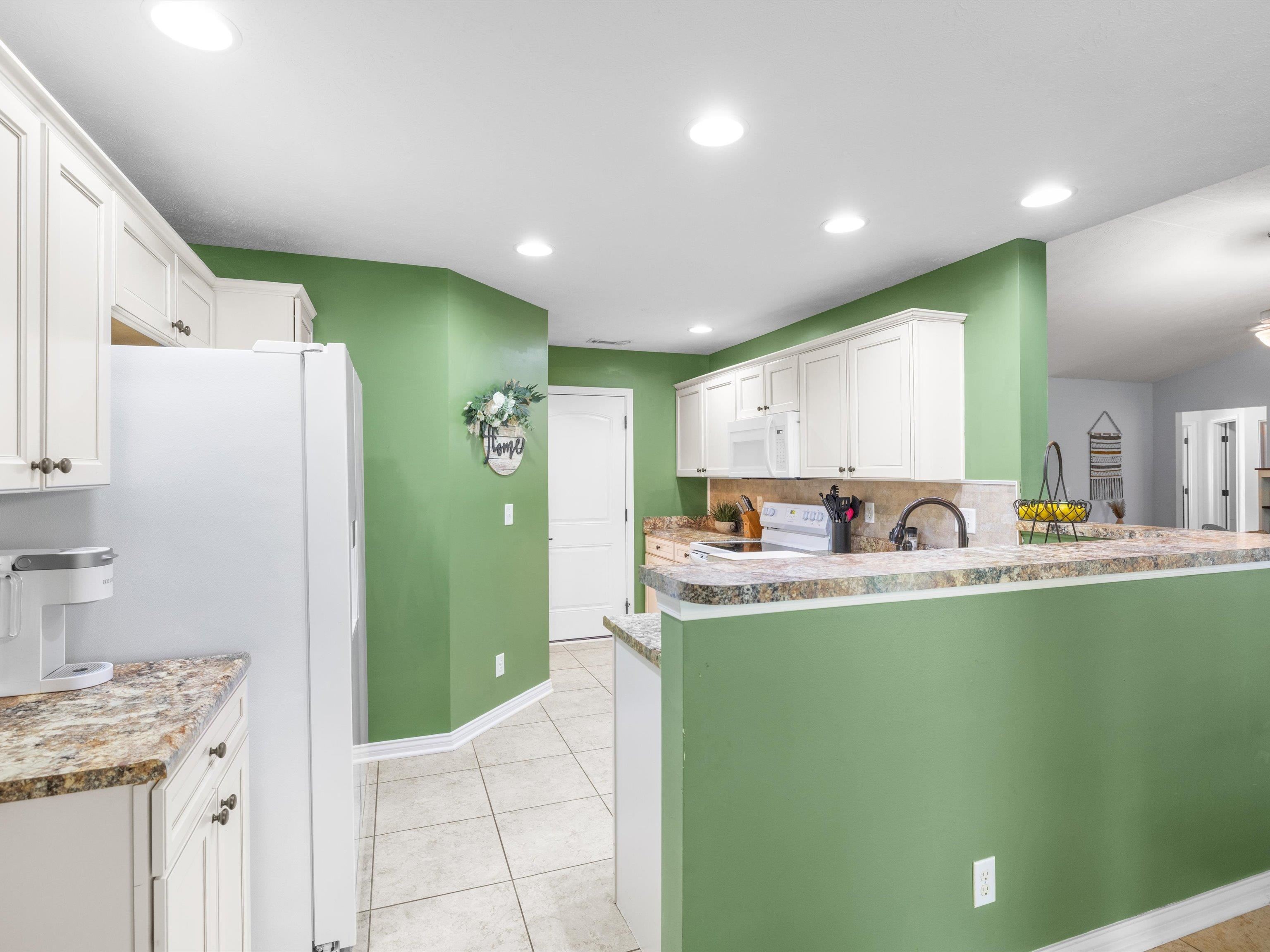 2942 Trails Way, Owensboro, Kentucky 42303, 3 Bedrooms Bedrooms, ,2 BathroomsBathrooms,Single Family Residence,For Sale,Trails Way,92311
