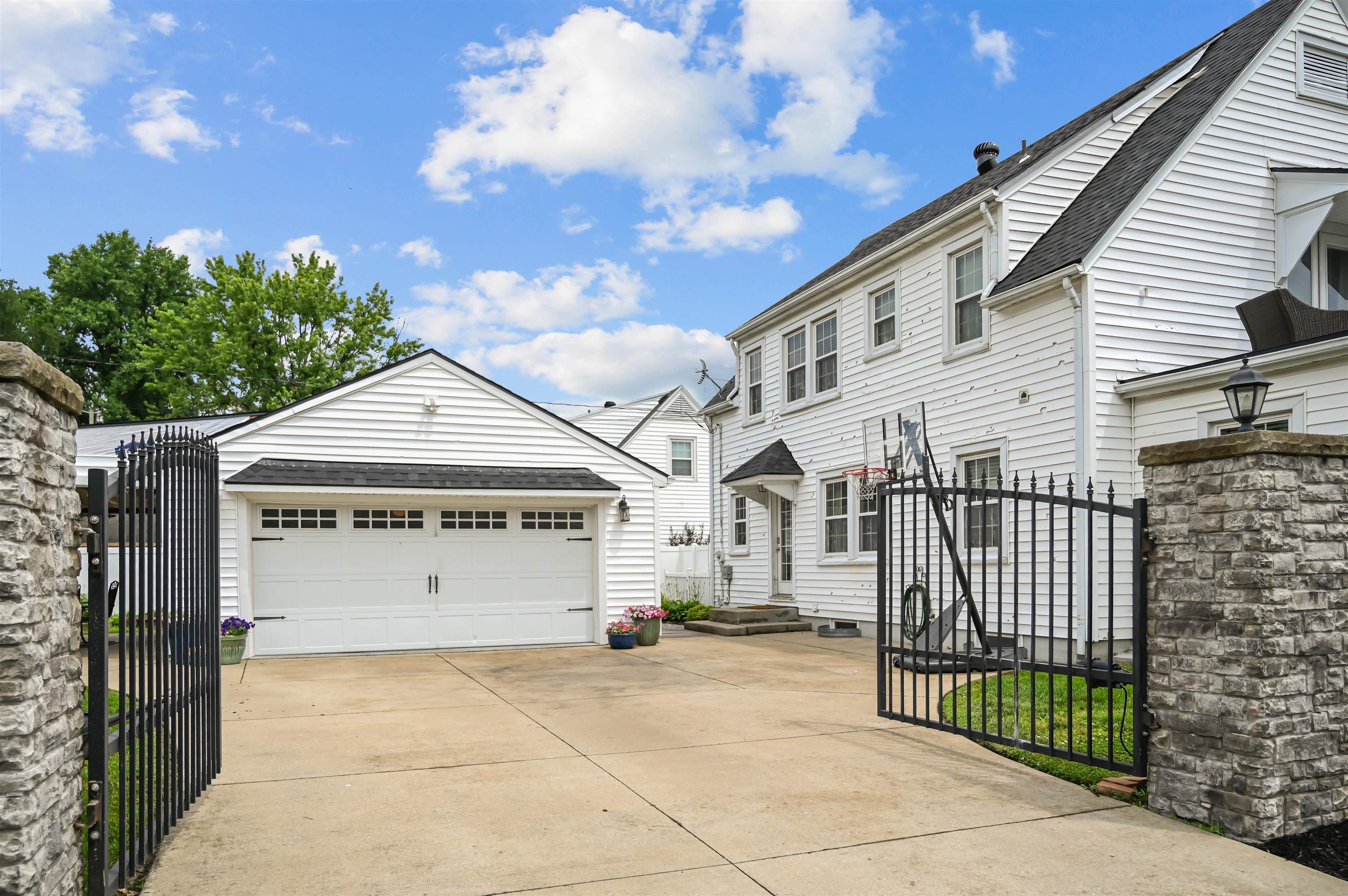 2126 Griffith Place West, Owensboro, Kentucky 42301, 3 Bedrooms Bedrooms, ,2 BathroomsBathrooms,Single Family Residence,For Sale,Griffith Place West,92312