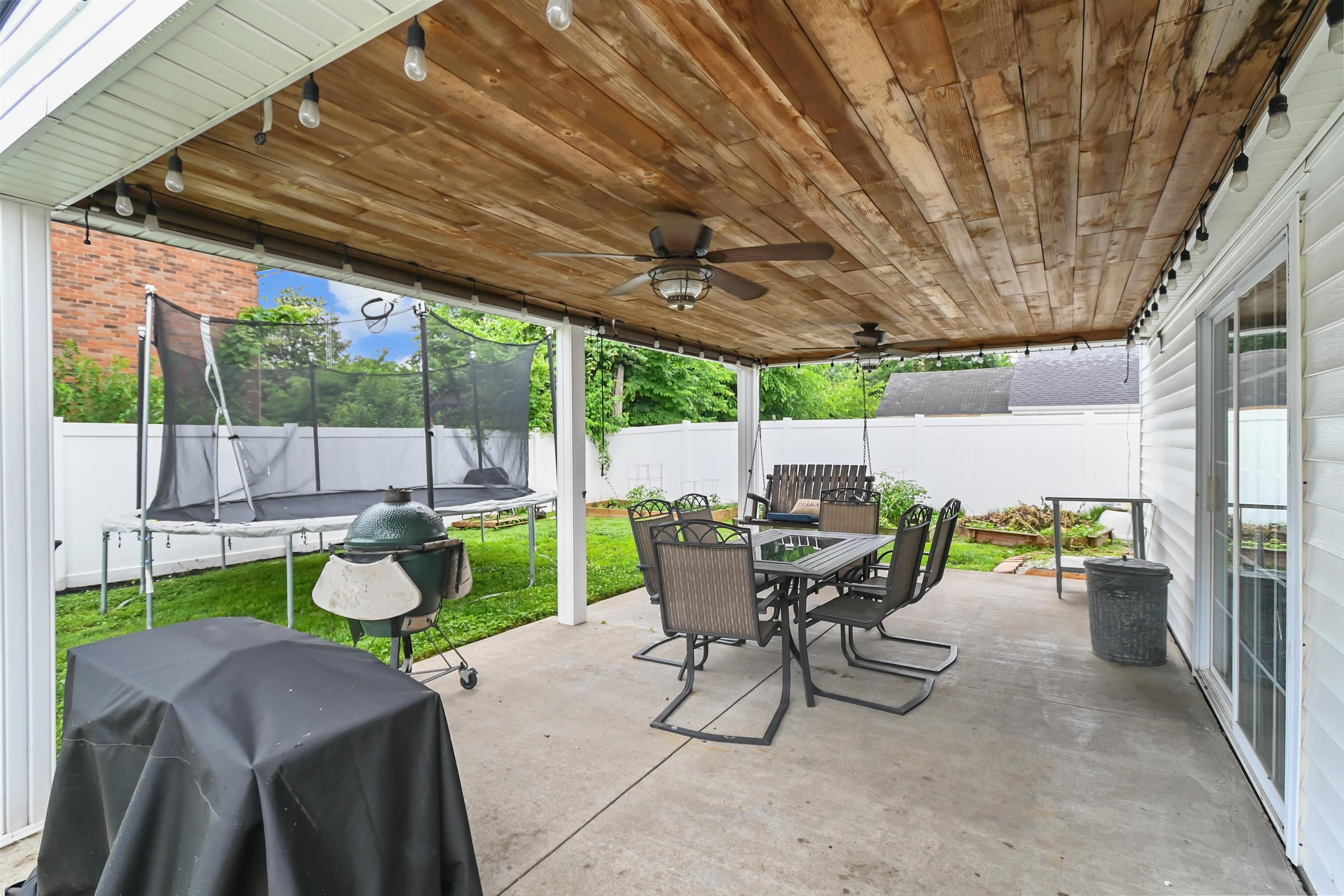 2126 Griffith Place West, Owensboro, Kentucky 42301, 3 Bedrooms Bedrooms, ,2 BathroomsBathrooms,Single Family Residence,For Sale,Griffith Place West,92312