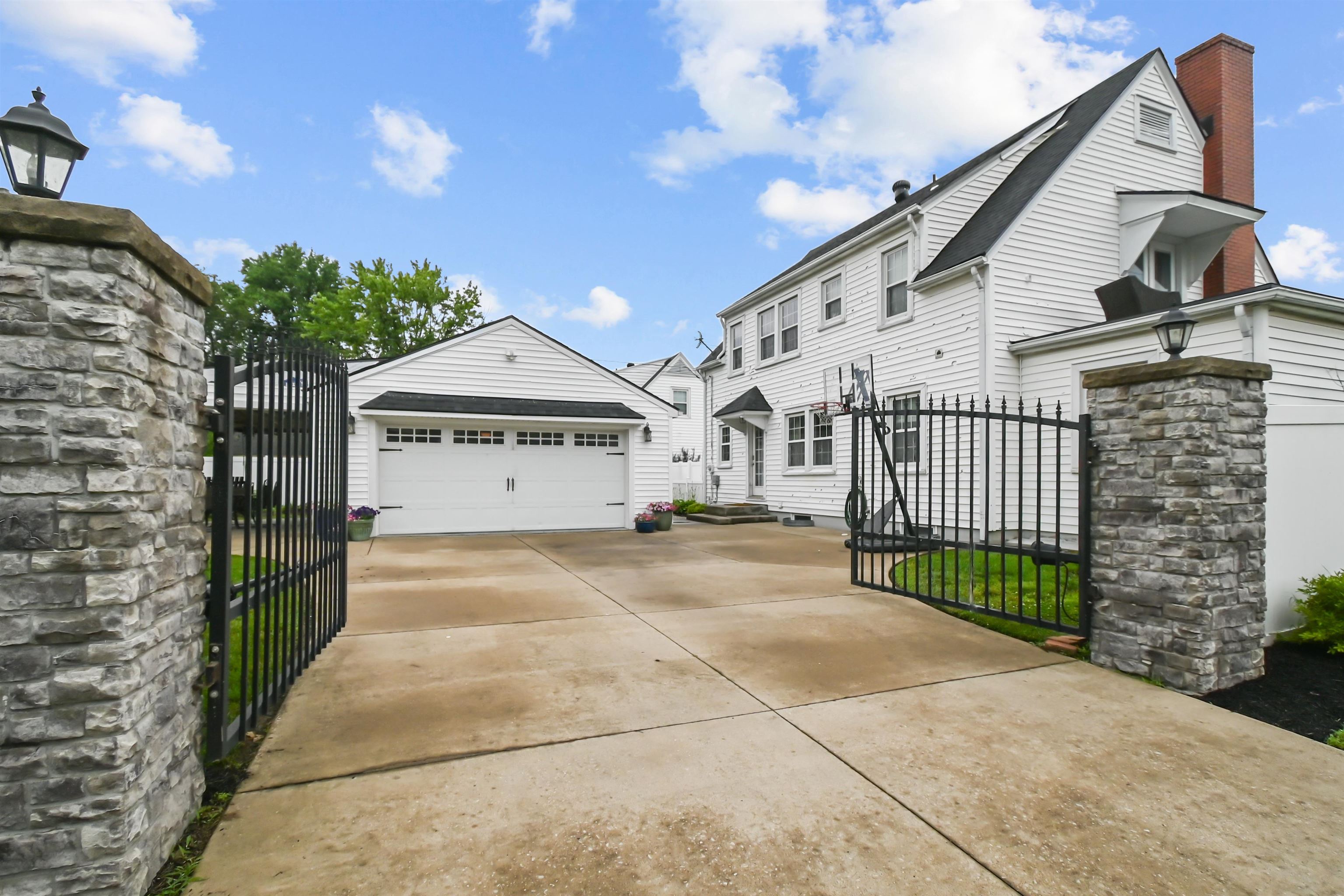 2126 Griffith Place West, Owensboro, Kentucky 42301, 3 Bedrooms Bedrooms, ,2 BathroomsBathrooms,Single Family Residence,For Sale,Griffith Place West,92312