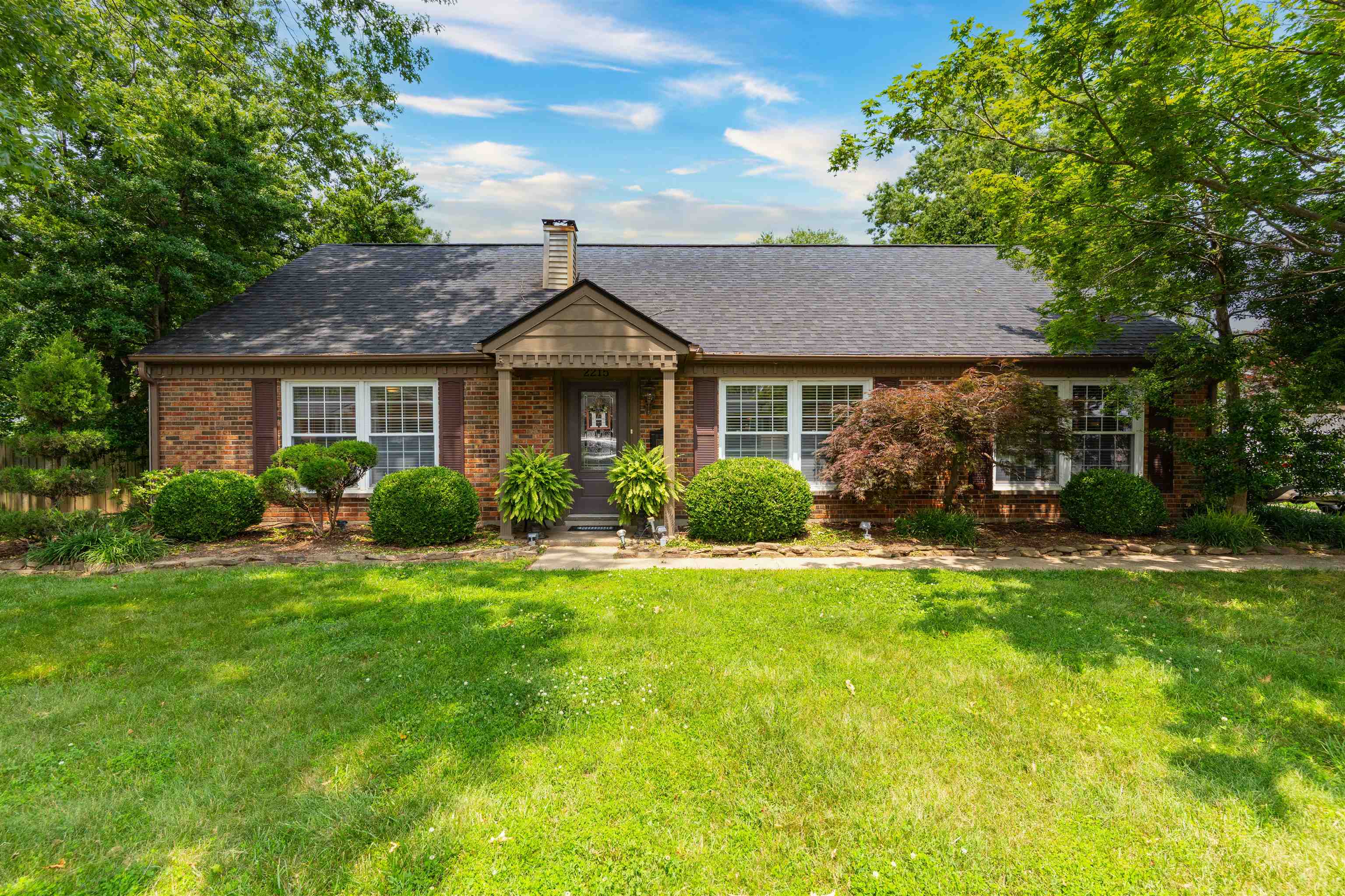 2215 Twenty Grand Ave, Owensboro, Kentucky 42301, 5 Bedrooms Bedrooms, ,2 BathroomsBathrooms,Single Family Residence,For Sale,Twenty Grand Ave,92317