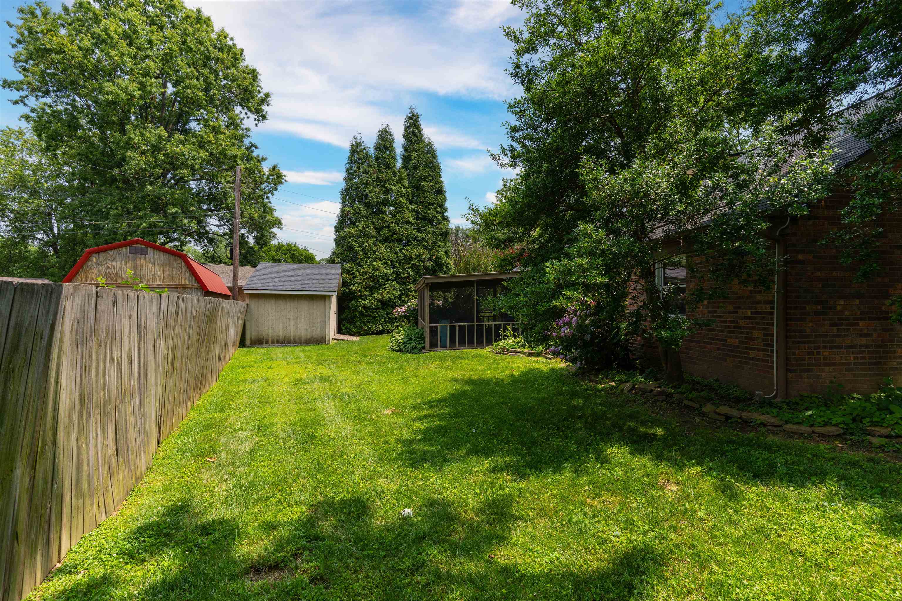 2215 Twenty Grand Ave, Owensboro, Kentucky 42301, 5 Bedrooms Bedrooms, ,2 BathroomsBathrooms,Single Family Residence,For Sale,Twenty Grand Ave,92317