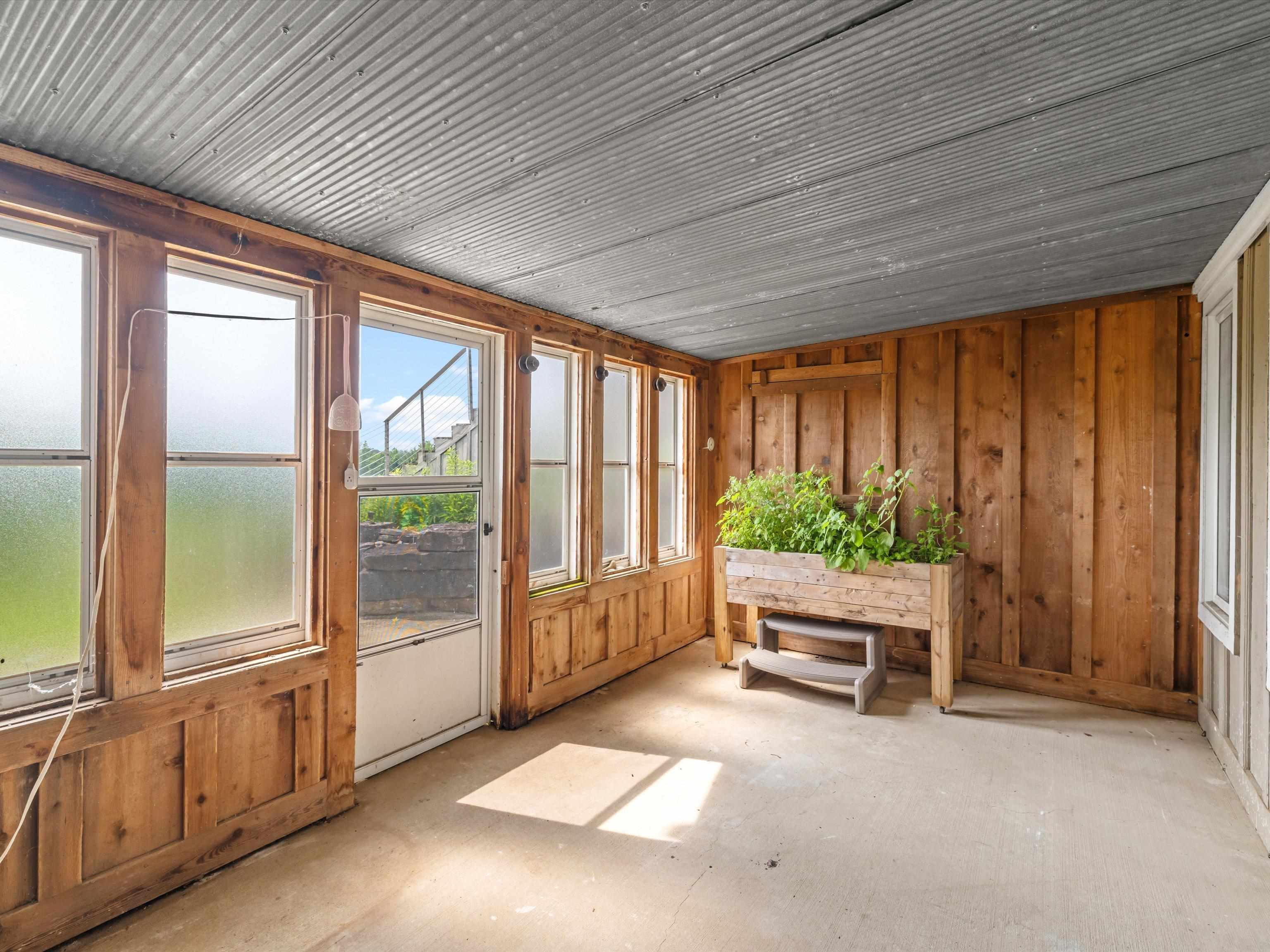 10351 Toler Bridge Road, Lewisport, Kentucky 42351, 6 Bedrooms Bedrooms, ,4 BathroomsBathrooms,Single Family Residence,For Sale,Toler Bridge Road,92321
