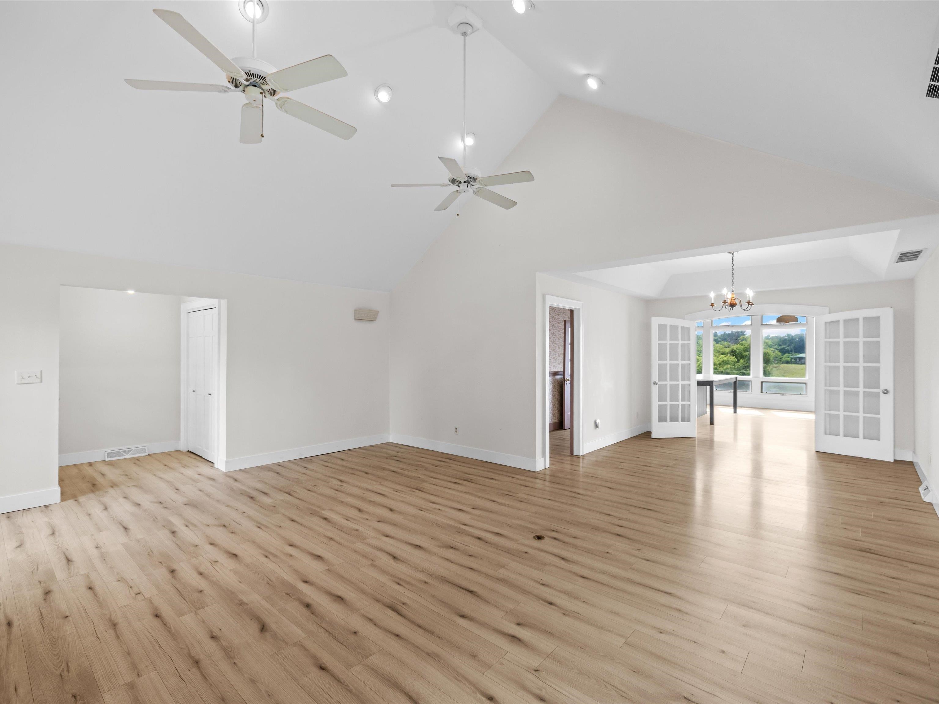 10351 Toler Bridge Road, Lewisport, Kentucky 42351, 6 Bedrooms Bedrooms, ,4 BathroomsBathrooms,Single Family Residence,For Sale,Toler Bridge Road,92321