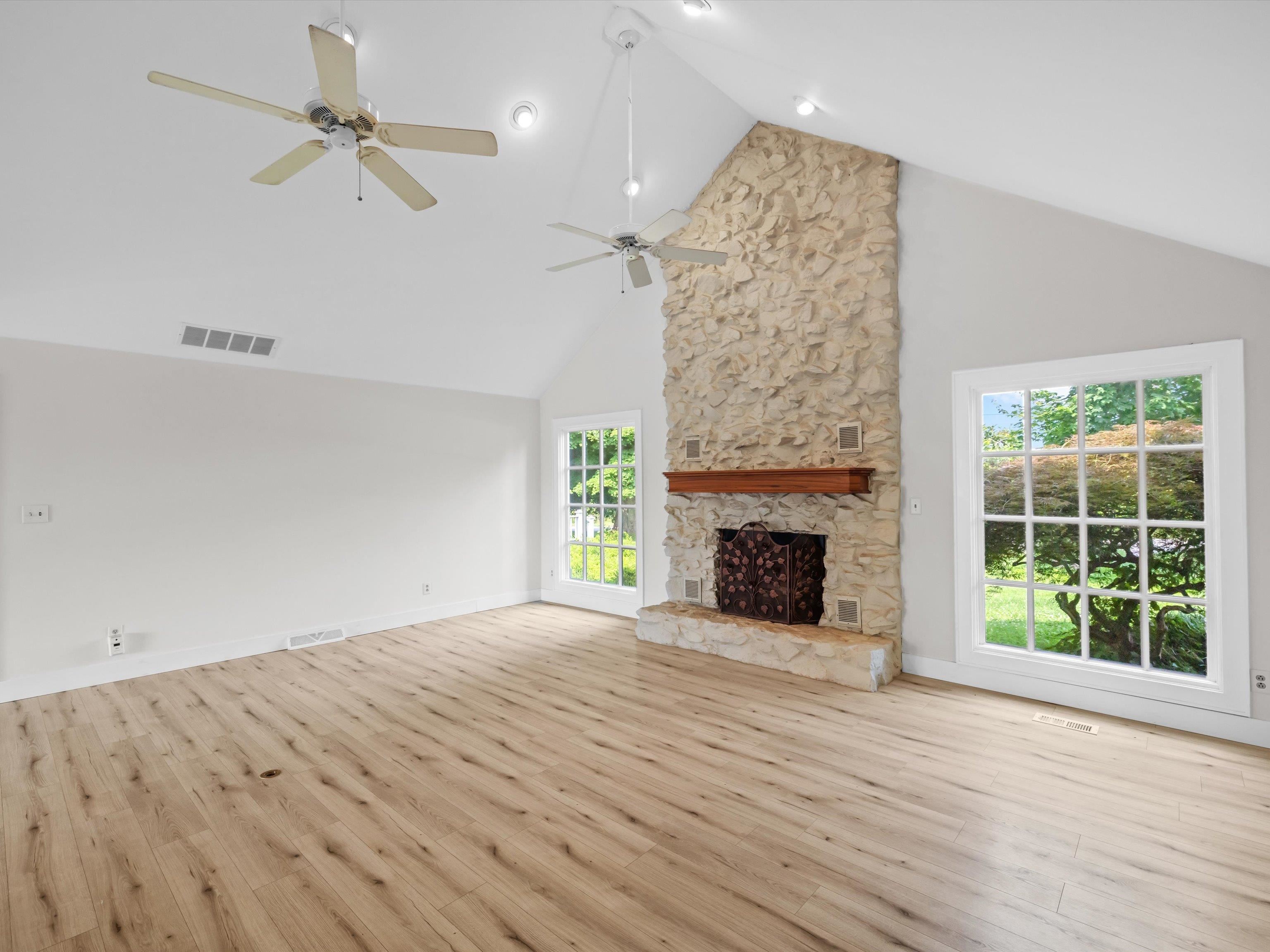 10351 Toler Bridge Road, Lewisport, Kentucky 42351, 6 Bedrooms Bedrooms, ,4 BathroomsBathrooms,Single Family Residence,For Sale,Toler Bridge Road,92321