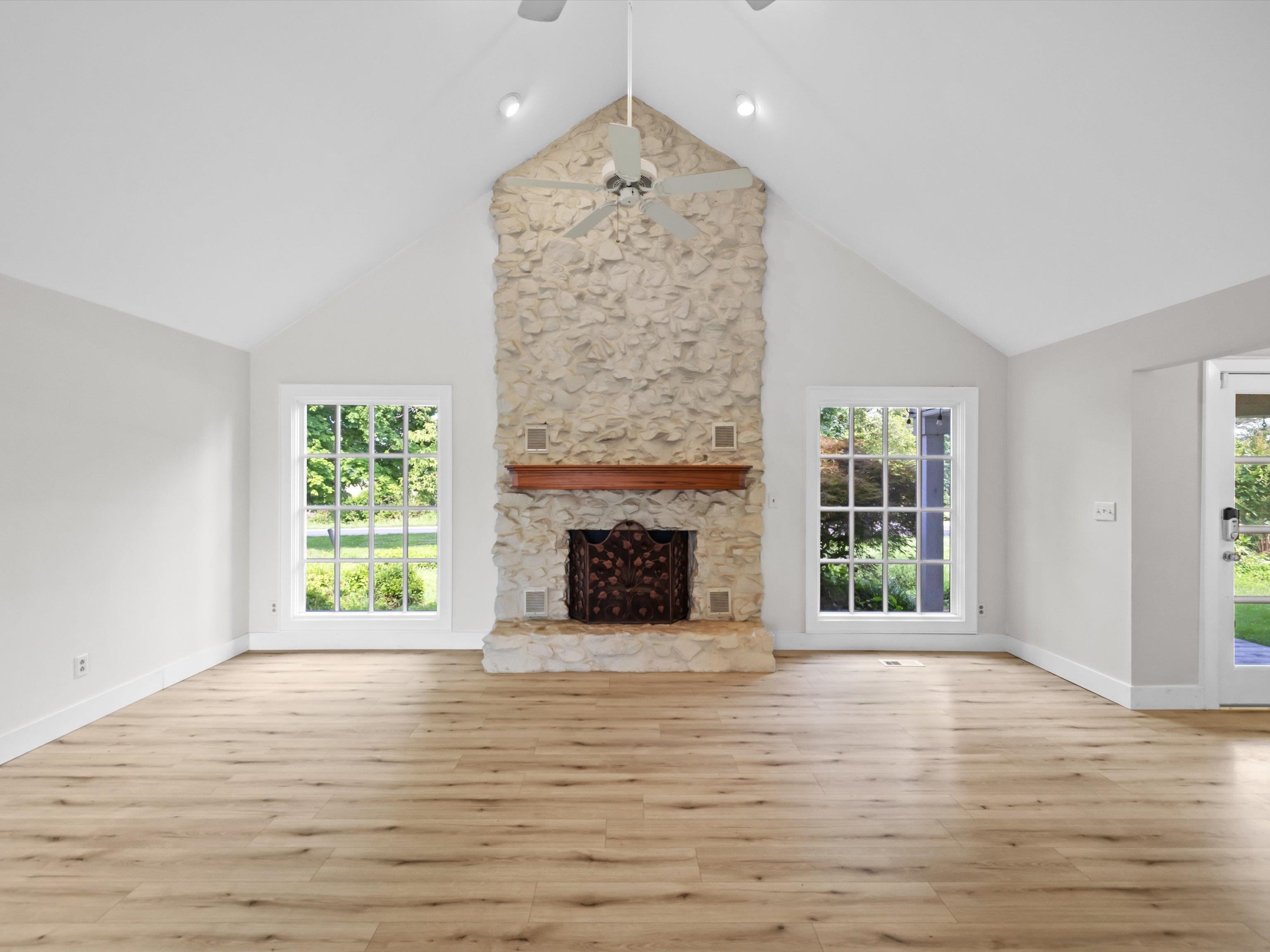 10351 Toler Bridge Road, Lewisport, Kentucky 42351, 6 Bedrooms Bedrooms, ,4 BathroomsBathrooms,Single Family Residence,For Sale,Toler Bridge Road,92321