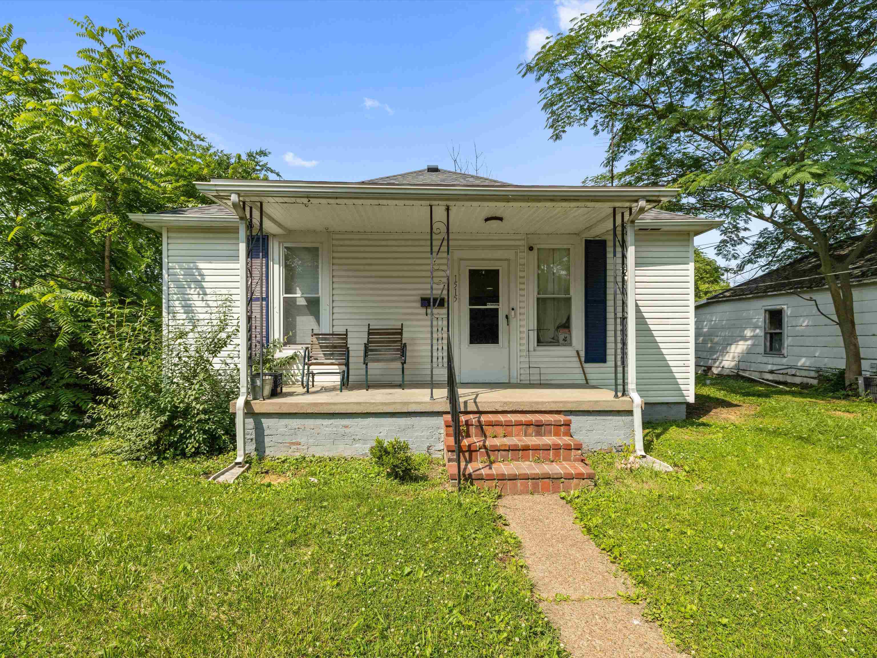 1515 Wright St., Henderson, Kentucky 42420, 2 Bedrooms Bedrooms, ,1 BathroomBathrooms,Single Family Residence,For Sale,Wright St.,92325