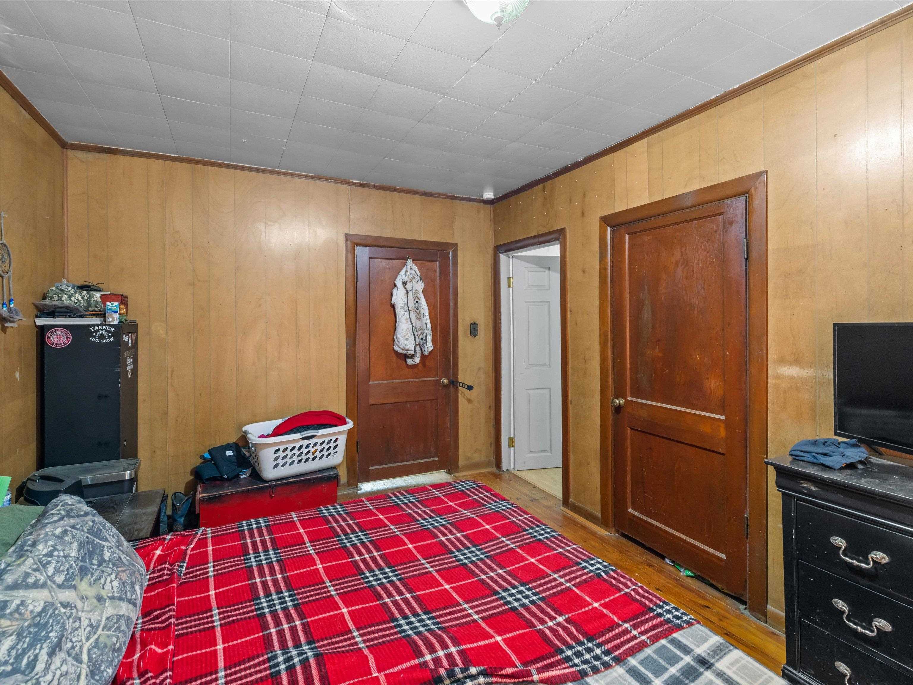 1515 Wright St., Henderson, Kentucky 42420, 2 Bedrooms Bedrooms, ,1 BathroomBathrooms,Single Family Residence,For Sale,Wright St.,92325