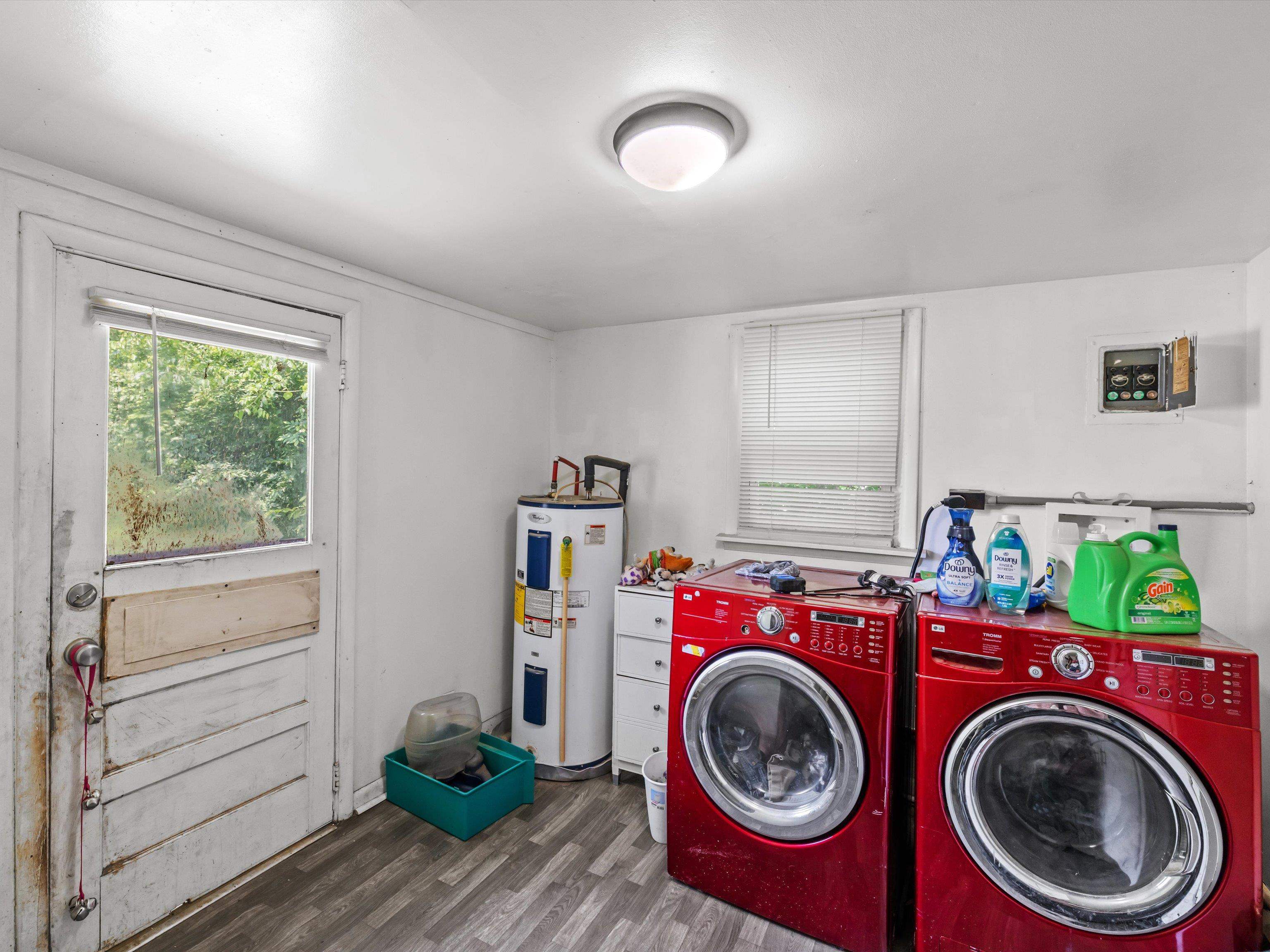 1515 Wright St., Henderson, Kentucky 42420, 2 Bedrooms Bedrooms, ,1 BathroomBathrooms,Single Family Residence,For Sale,Wright St.,92325
