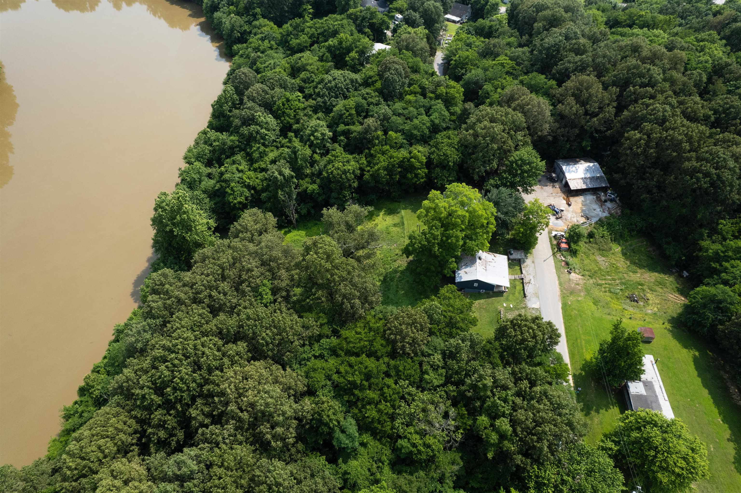 150 Highbanks Ferry Rd, Slaughters, Kentucky 42456, 2 Bedrooms Bedrooms, ,1 BathroomBathrooms,Single Family Residence,For Sale,Highbanks Ferry Rd,92326