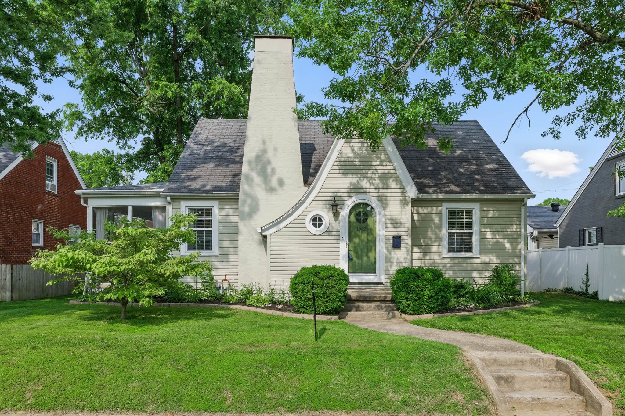 1929 Freeman Avenue, Owensboro, Kentucky 42301, 3 Bedrooms Bedrooms, ,2 BathroomsBathrooms,Single Family Residence,For Sale,Freeman Avenue,92328