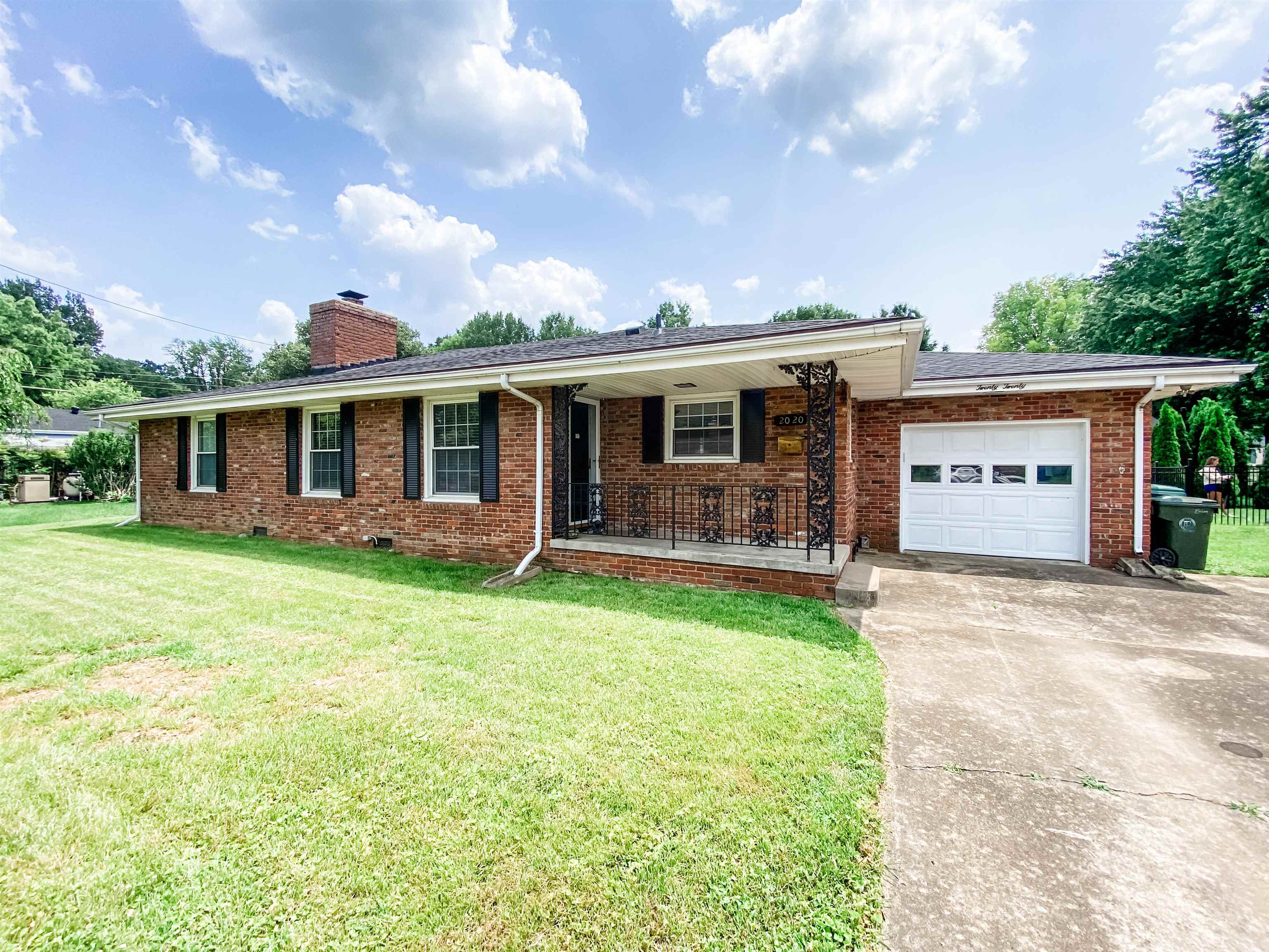 2020 York Dr, Owensboro, Kentucky 42301, 3 Bedrooms Bedrooms, ,2 BathroomsBathrooms,Single Family Residence,For Sale,York Dr,92329