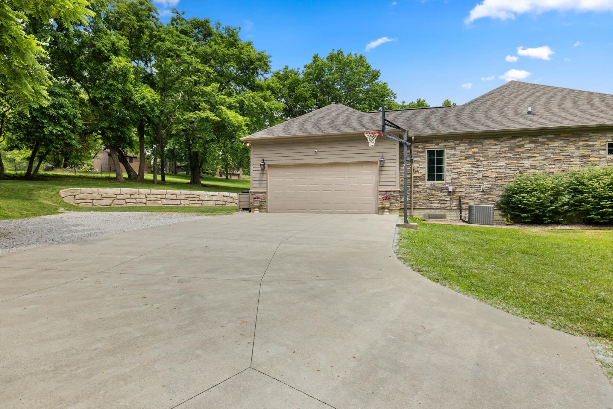 212 Rudy Rd., Owensboro, Kentucky 42301, 4 Bedrooms Bedrooms, ,3 BathroomsBathrooms,Single Family Residence,For Sale,Rudy Rd.,92332