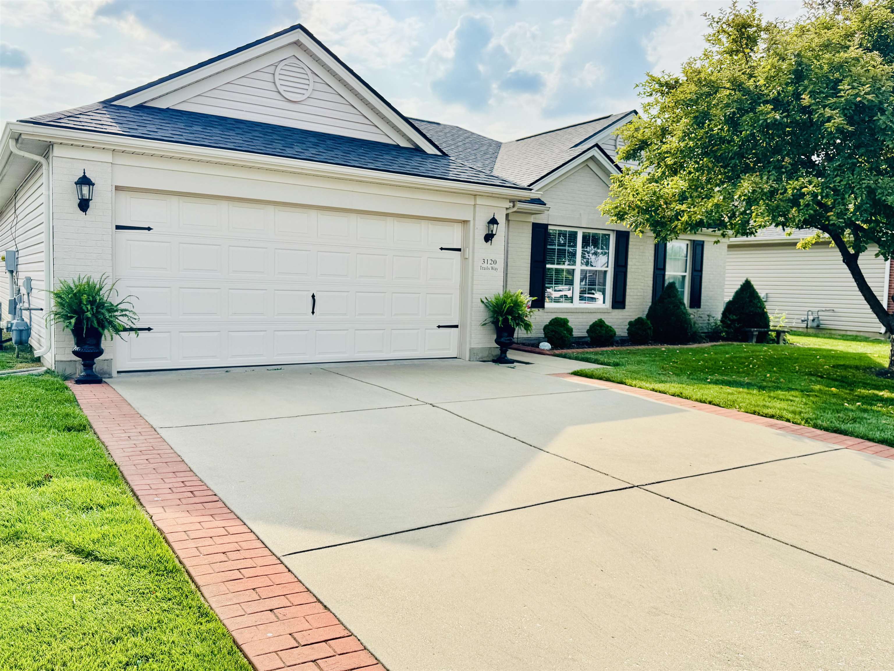 3120 Trails Way, Owensboro, Kentucky 42303, 3 Bedrooms Bedrooms, ,2 BathroomsBathrooms,Single Family Residence,For Sale,Trails Way,92333