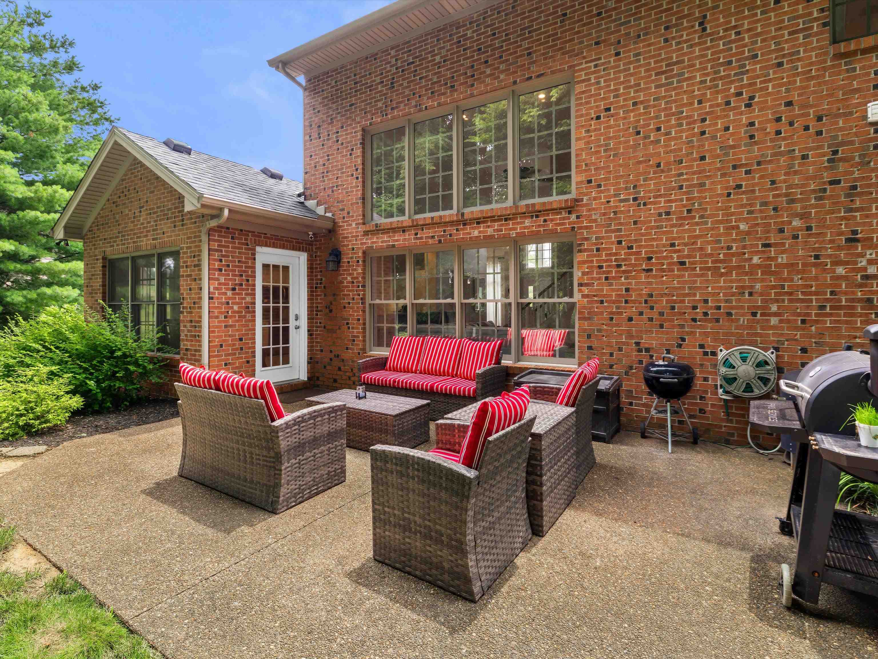 6733 Kingston Drive, Owensboro, Kentucky 42303, 4 Bedrooms Bedrooms, ,3 BathroomsBathrooms,Single Family Residence,For Sale,Kingston Drive,92335