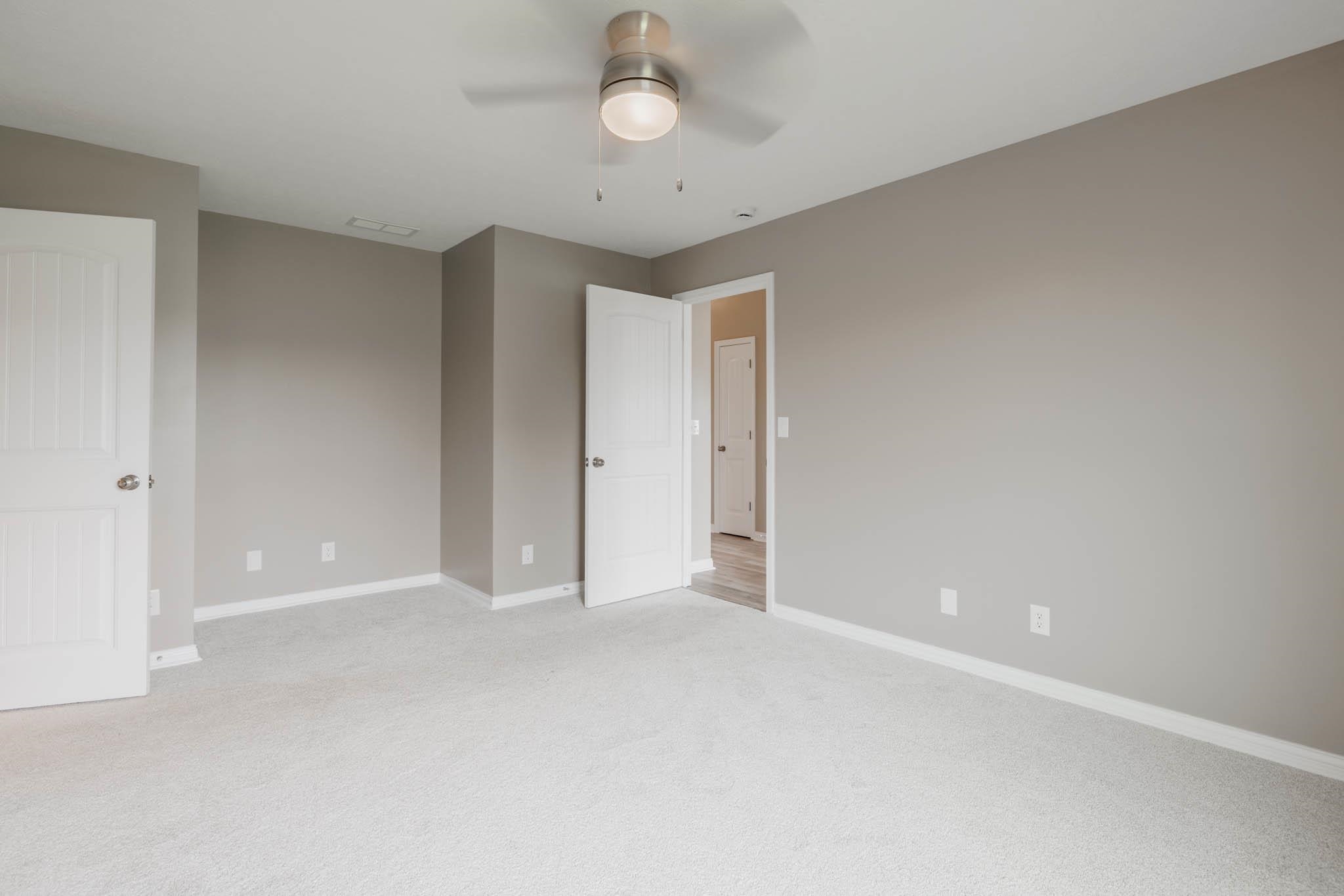 4819 Bernheim Drive, Owensboro, Kentucky 42301, 3 Bedrooms Bedrooms, ,2 BathroomsBathrooms,Single Family Residence,For Sale,Bernheim Drive,92336