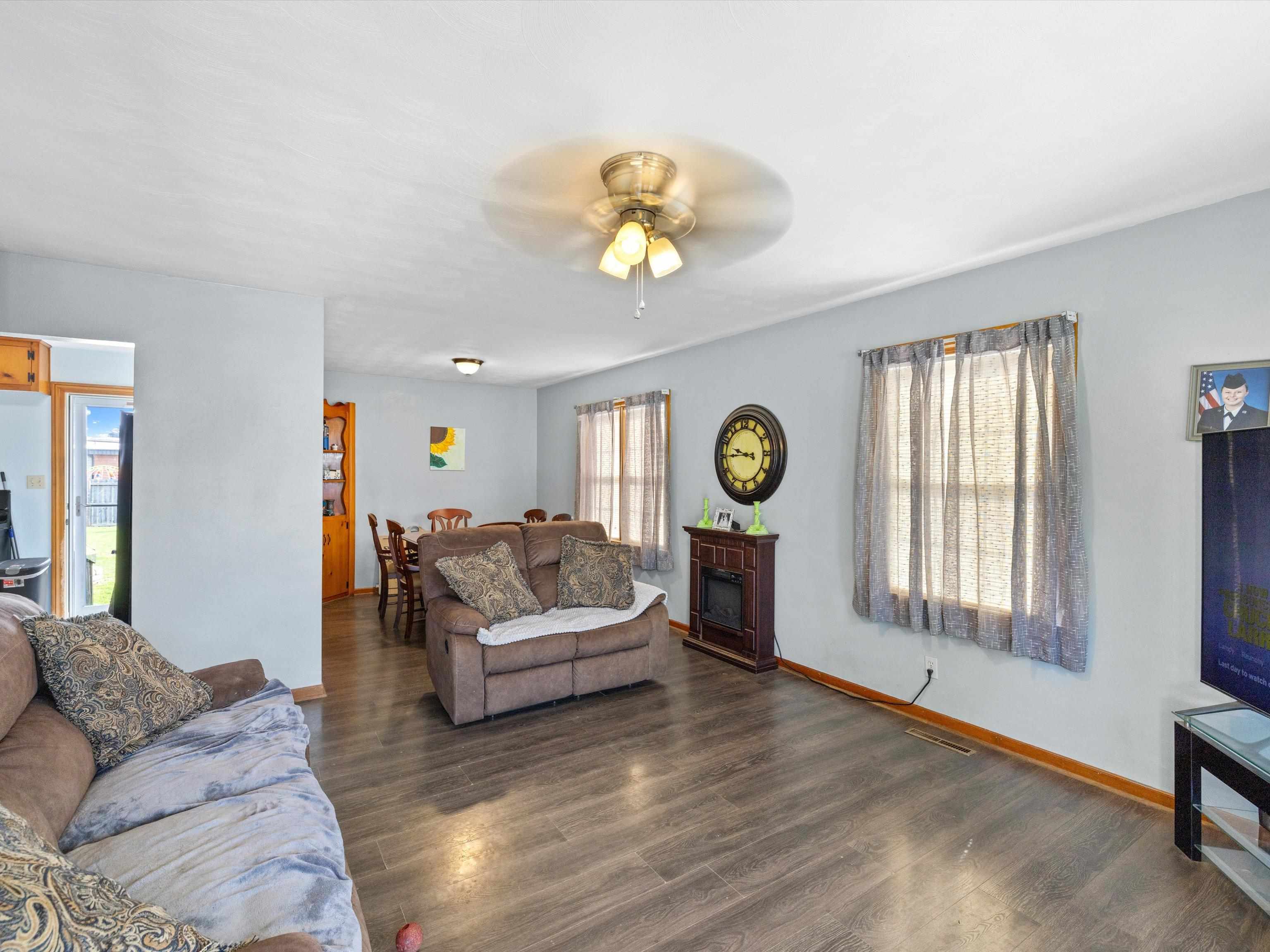 527 Sufffolk Drive, Owensboro, Kentucky 42303, 3 Bedrooms Bedrooms, ,1 BathroomBathrooms,Single Family Residence,For Sale,Sufffolk Drive,92337
