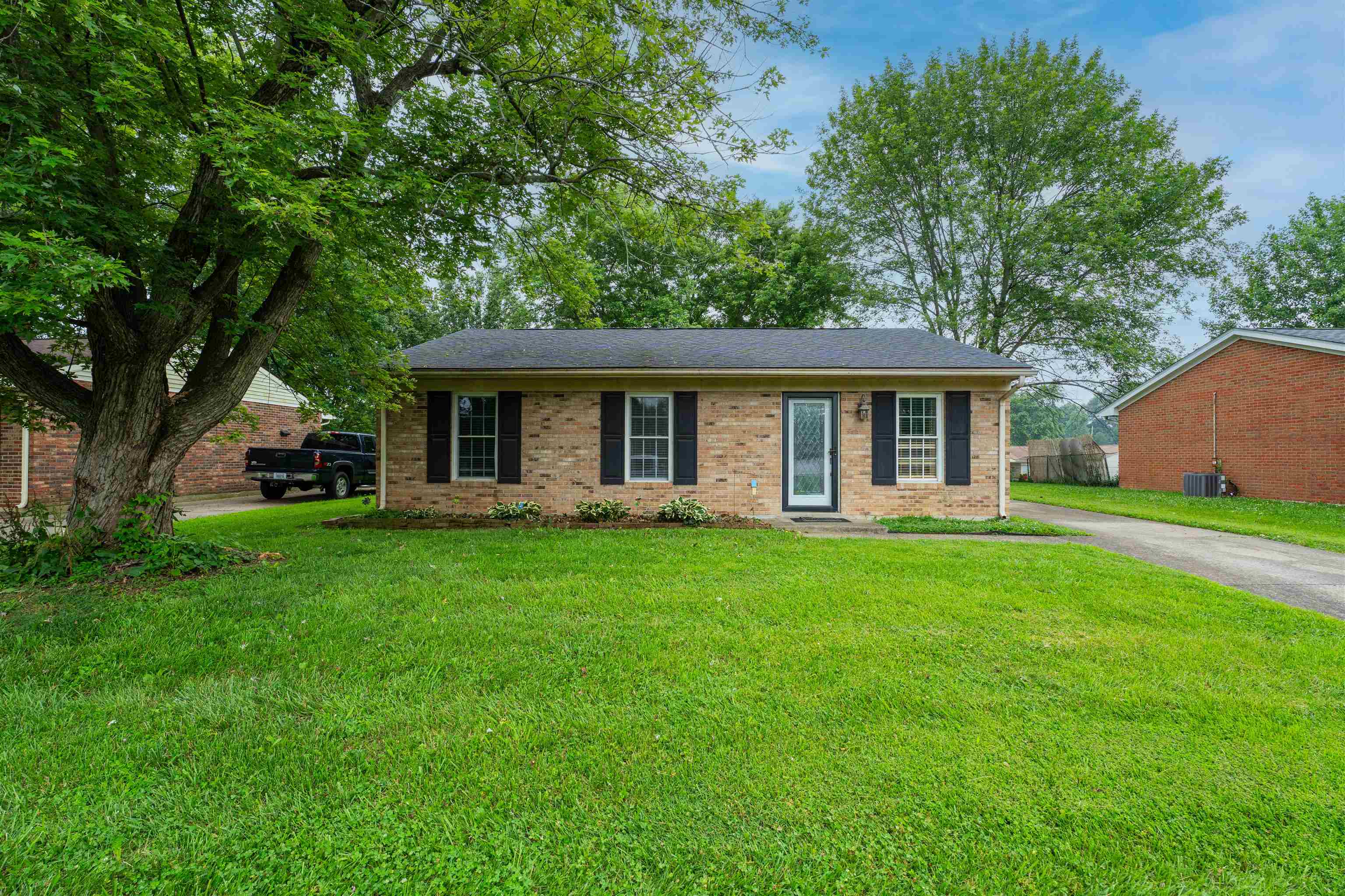 4730 Shell Dr., Owensboro, Kentucky 42303, 3 Bedrooms Bedrooms, ,1 BathroomBathrooms,Single Family Residence,For Sale,Shell Dr.,92339