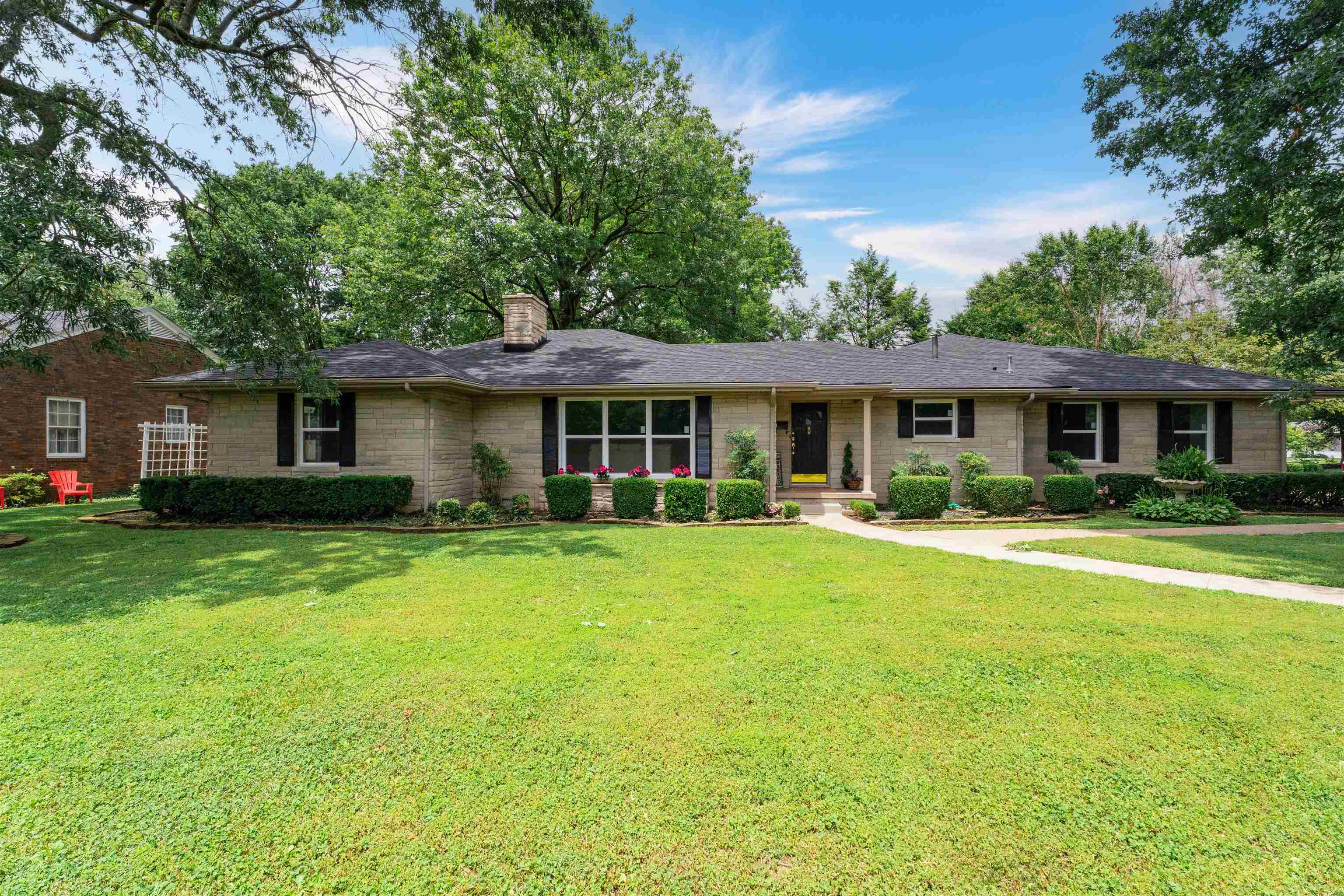1811 Stratford Dr, Owensboro, Kentucky 42301, 2 Bedrooms Bedrooms, ,2 BathroomsBathrooms,Single Family Residence,For Sale,Stratford Dr,92342