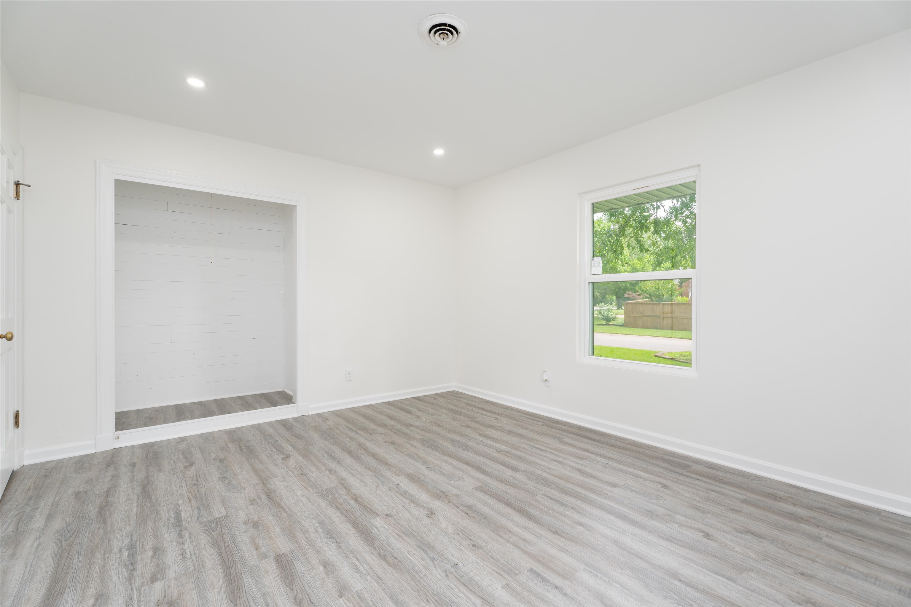 1811 Stratford Dr, Owensboro, Kentucky 42301, 2 Bedrooms Bedrooms, ,2 BathroomsBathrooms,Single Family Residence,For Sale,Stratford Dr,92342