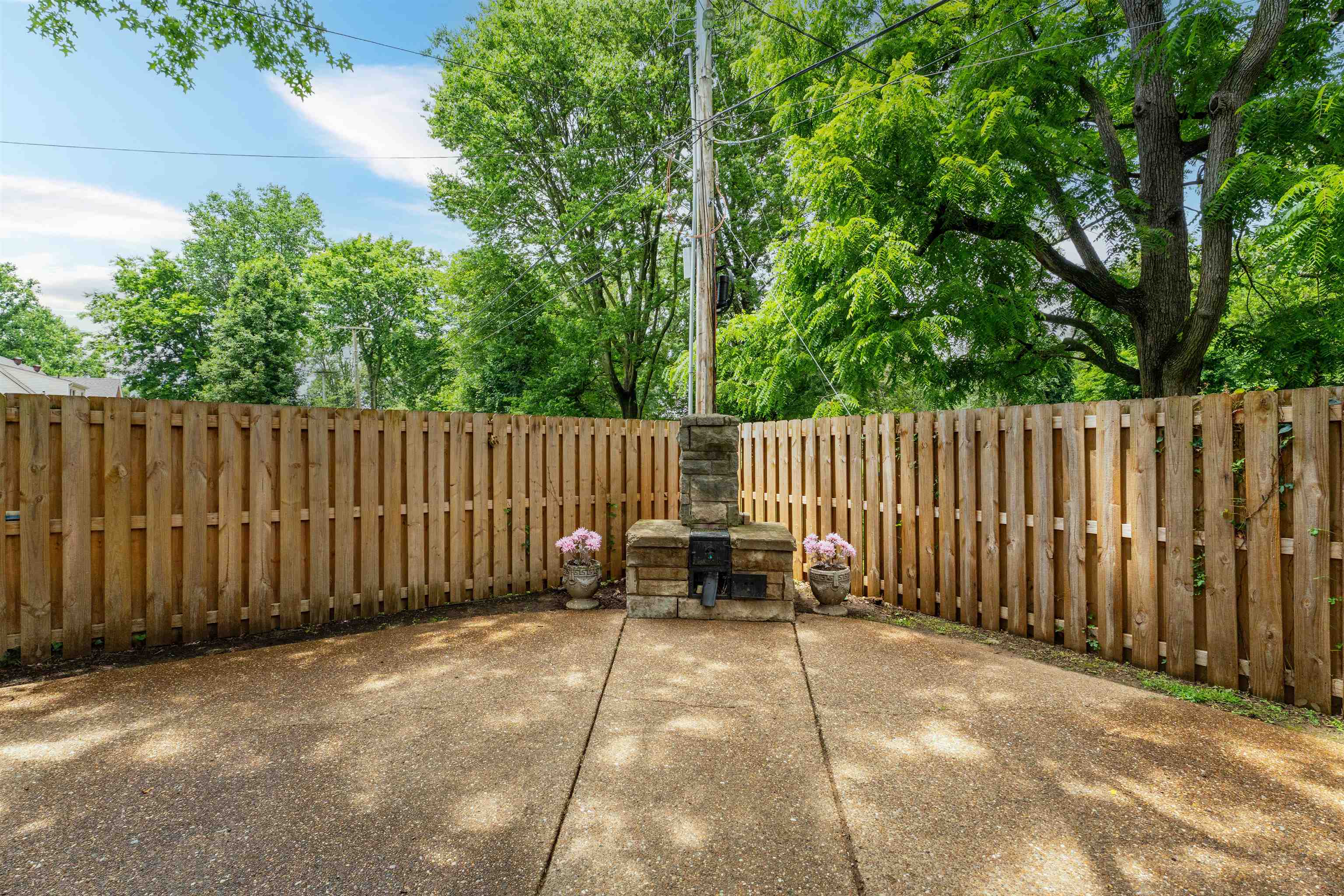 1811 Stratford Dr, Owensboro, Kentucky 42301, 2 Bedrooms Bedrooms, ,2 BathroomsBathrooms,Single Family Residence,For Sale,Stratford Dr,92342