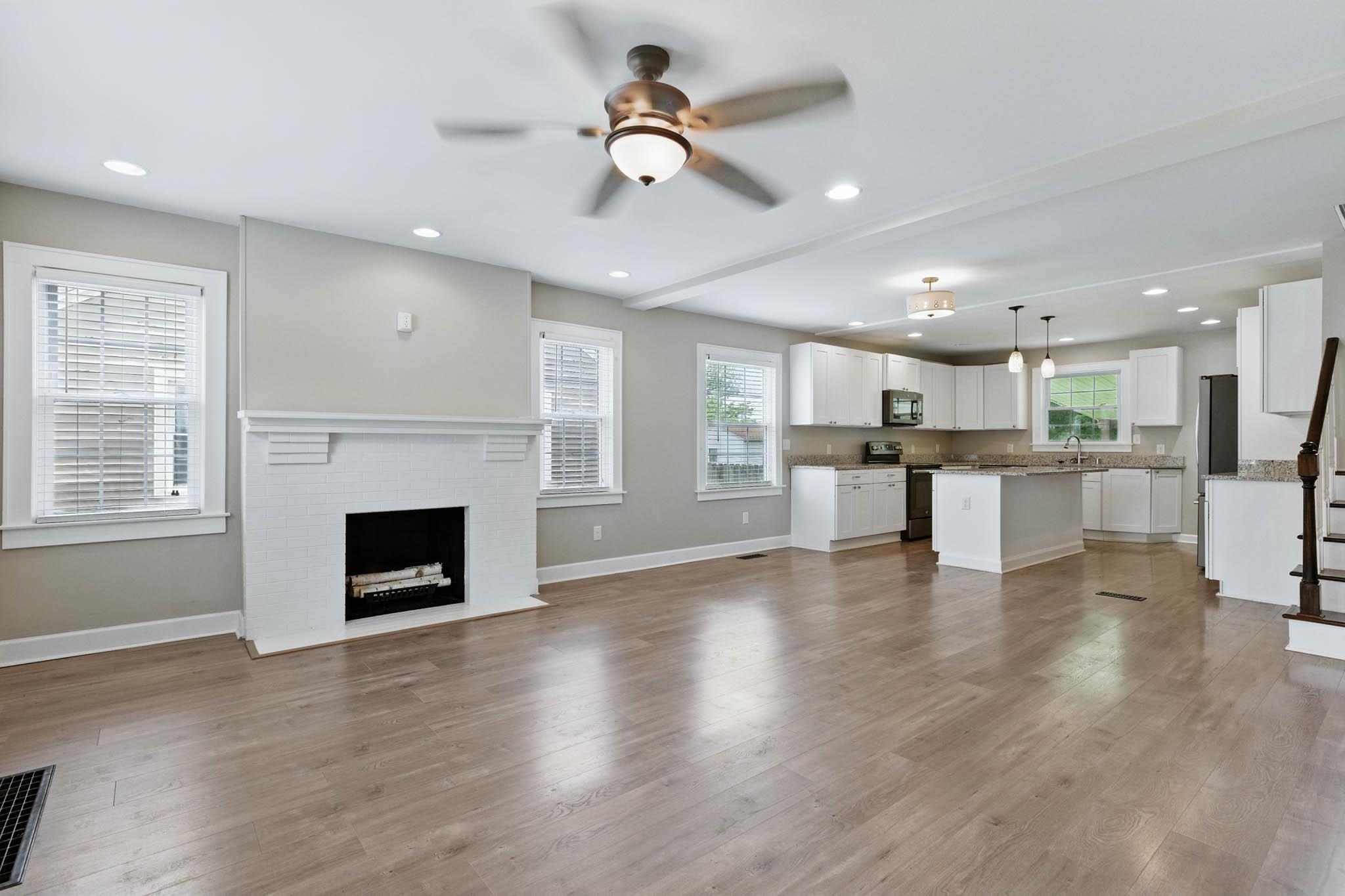 708 Hill Avenue, Owensboro, Kentucky 42301, 4 Bedrooms Bedrooms, ,2 BathroomsBathrooms,Single Family Residence,For Sale,Hill Avenue,92346