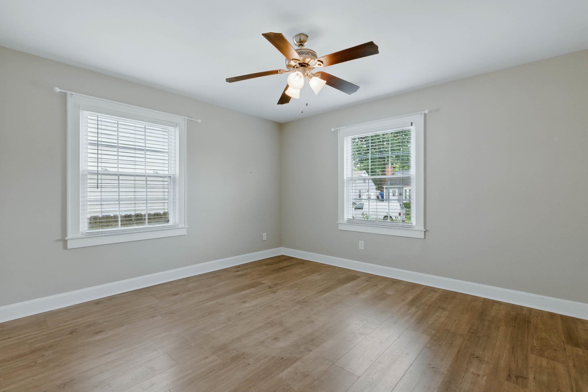 708 Hill Avenue, Owensboro, Kentucky 42301, 4 Bedrooms Bedrooms, ,2 BathroomsBathrooms,Single Family Residence,For Sale,Hill Avenue,92346
