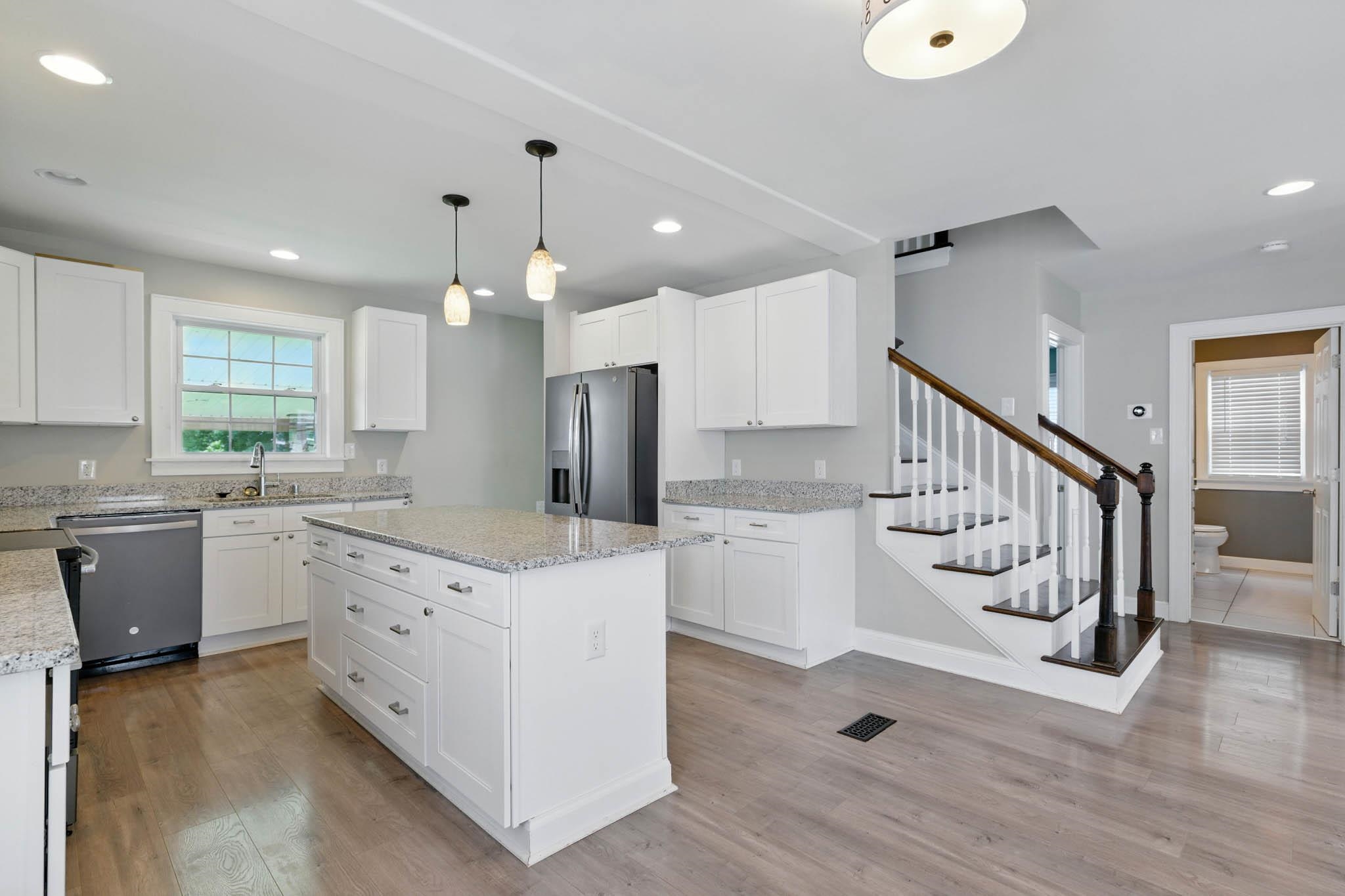 708 Hill Avenue, Owensboro, Kentucky 42301, 4 Bedrooms Bedrooms, ,2 BathroomsBathrooms,Single Family Residence,For Sale,Hill Avenue,92346