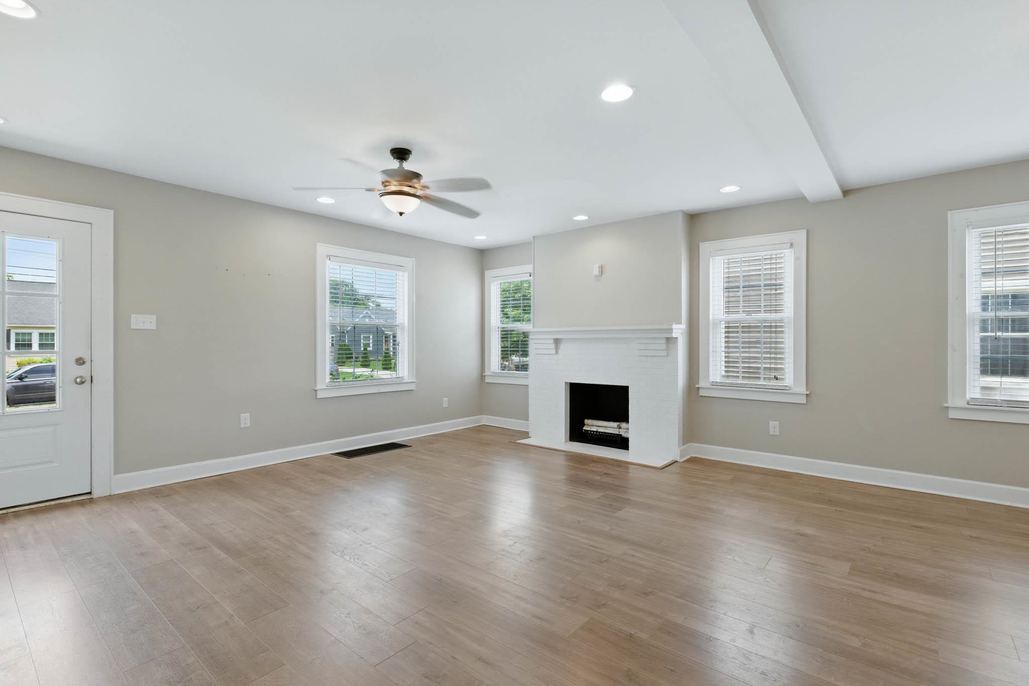 708 Hill Avenue, Owensboro, Kentucky 42301, 4 Bedrooms Bedrooms, ,2 BathroomsBathrooms,Single Family Residence,For Sale,Hill Avenue,92346