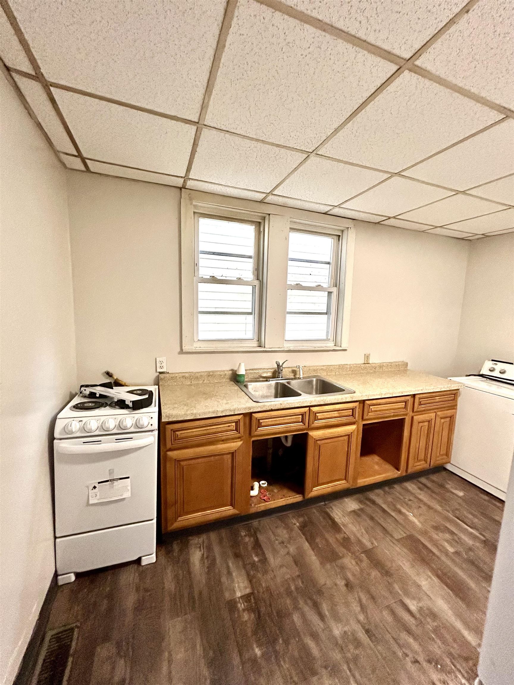 1005 2nd St, Owensboro, Kentucky 42303, 4 Bedrooms Bedrooms, ,2 BathroomsBathrooms,Duplex,For Sale,2nd St,92350
