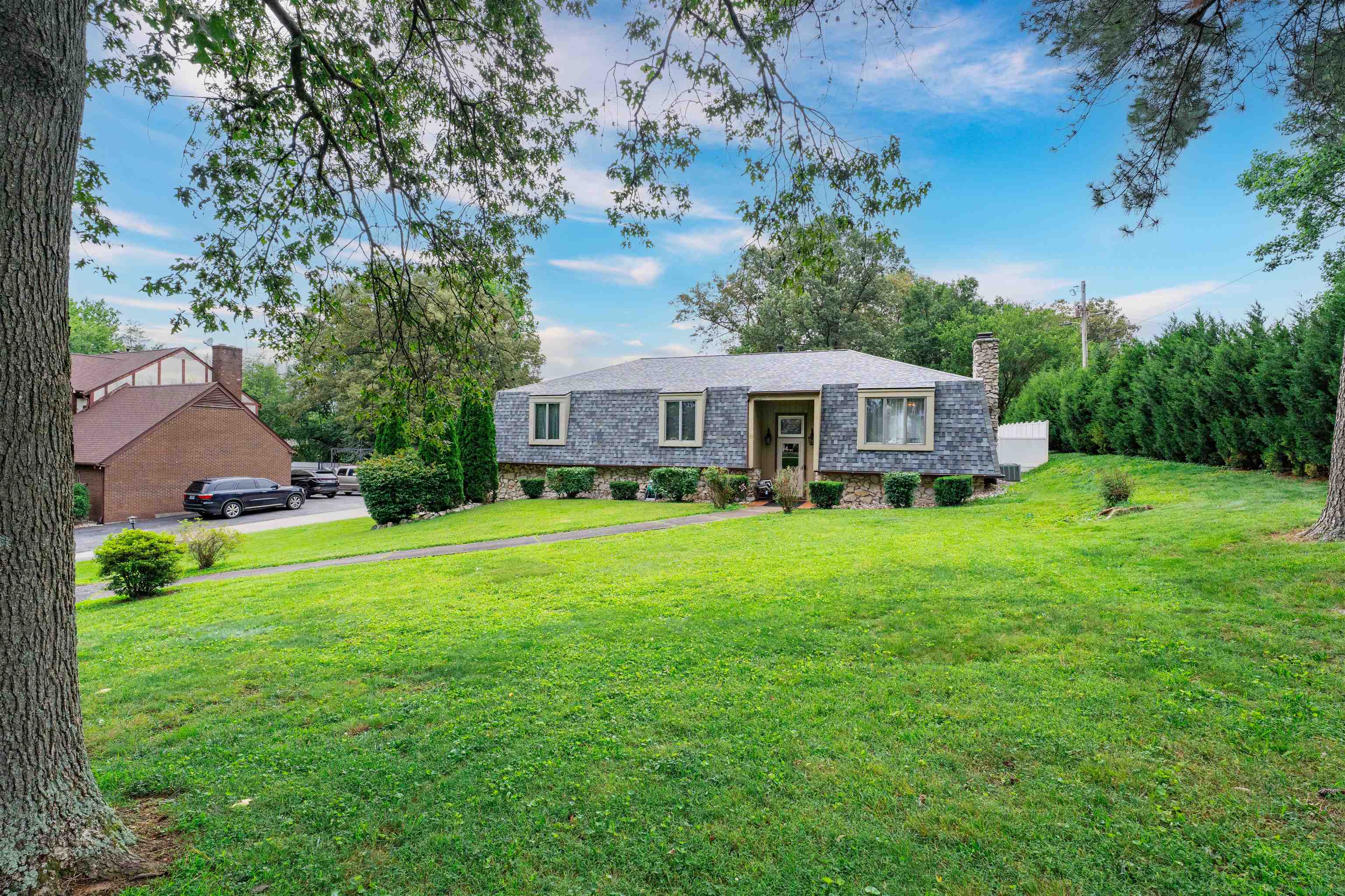 4413 Old Hartford Rd, Owensboro, Kentucky 42303, 4 Bedrooms Bedrooms, ,3 BathroomsBathrooms,Single Family Residence,For Sale,Old Hartford Rd,92353