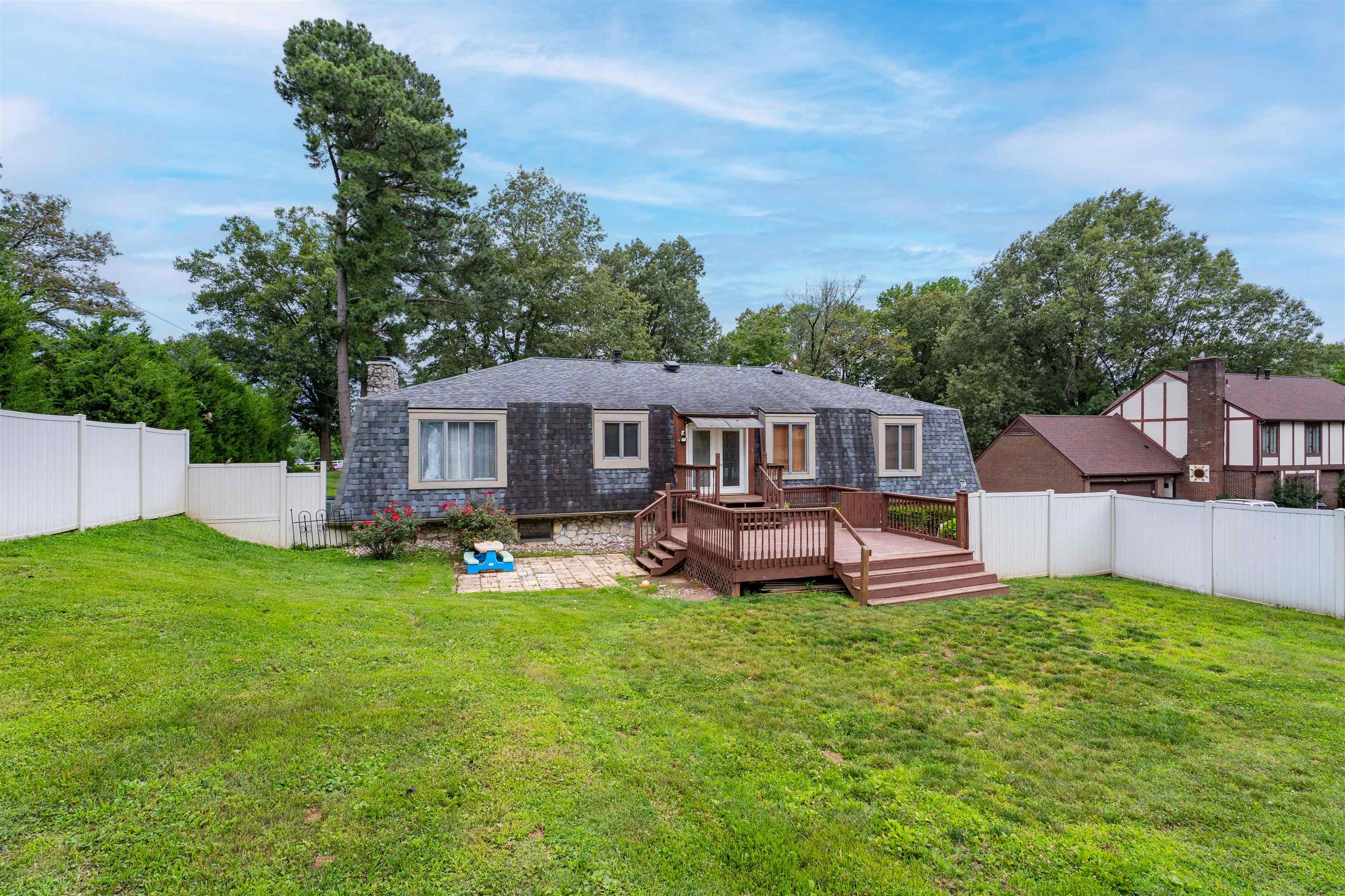 4413 Old Hartford Rd, Owensboro, Kentucky 42303, 4 Bedrooms Bedrooms, ,3 BathroomsBathrooms,Single Family Residence,For Sale,Old Hartford Rd,92353