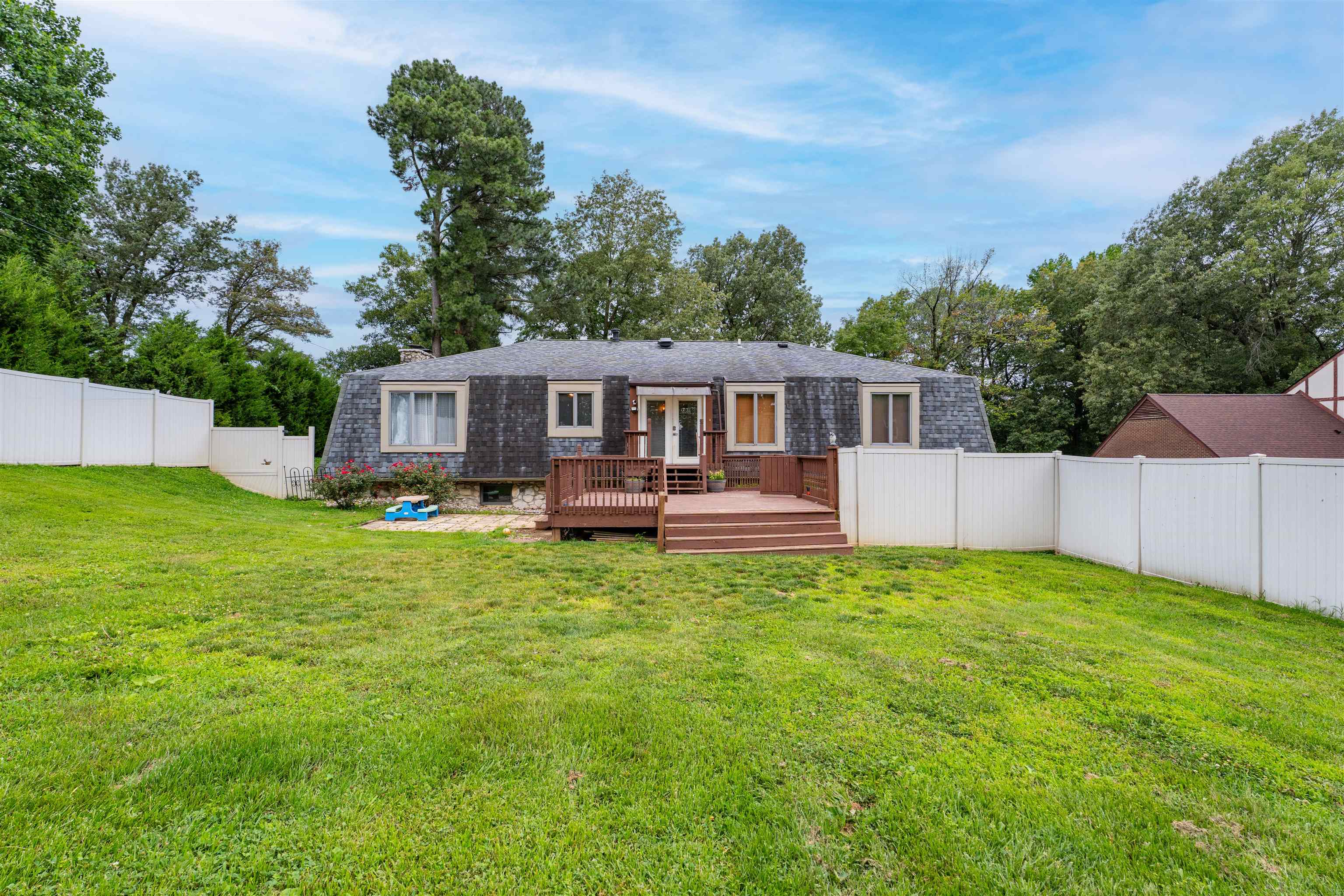 4413 Old Hartford Rd, Owensboro, Kentucky 42303, 4 Bedrooms Bedrooms, ,3 BathroomsBathrooms,Single Family Residence,For Sale,Old Hartford Rd,92353