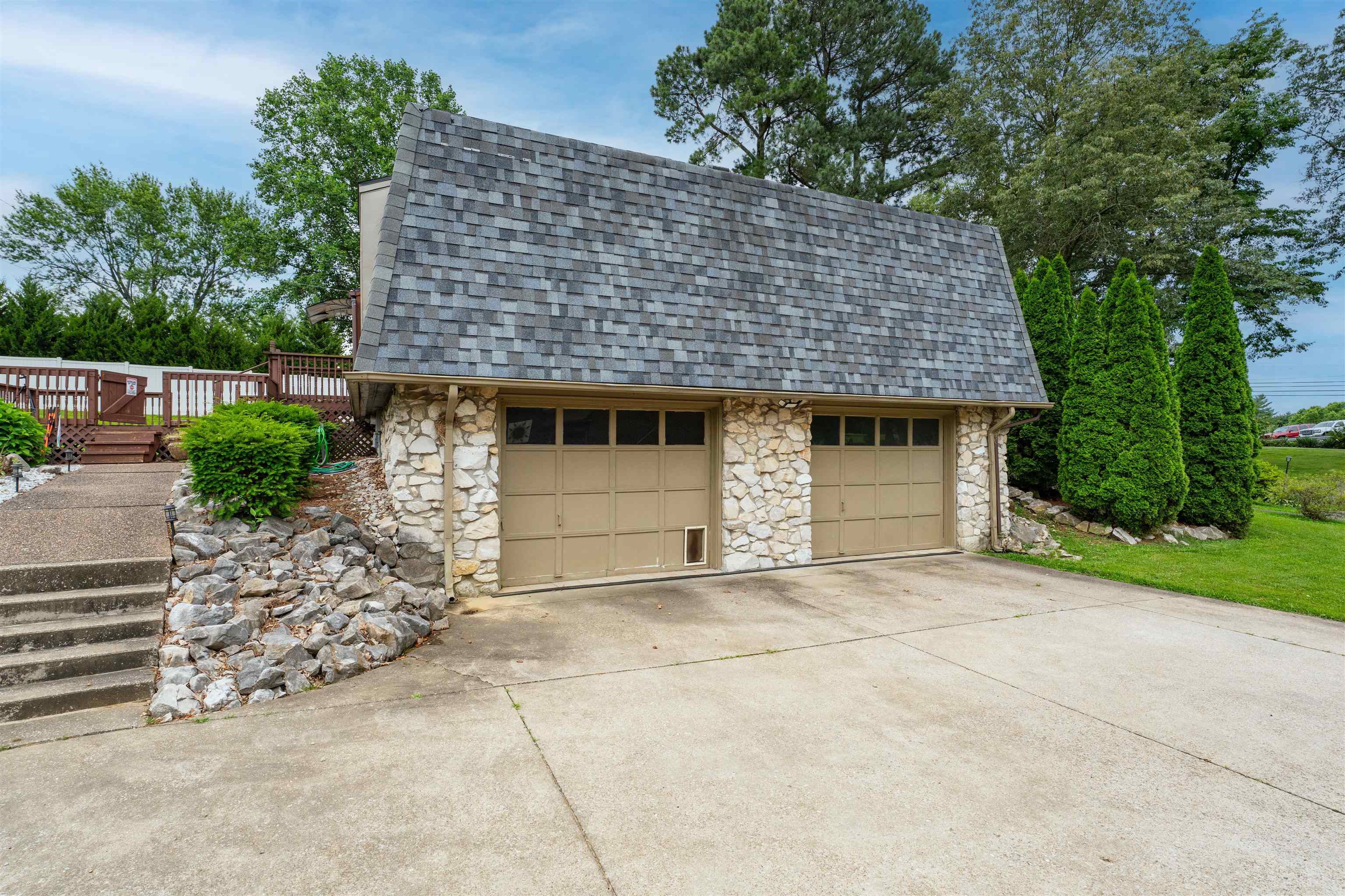 4413 Old Hartford Rd, Owensboro, Kentucky 42303, 4 Bedrooms Bedrooms, ,3 BathroomsBathrooms,Single Family Residence,For Sale,Old Hartford Rd,92353