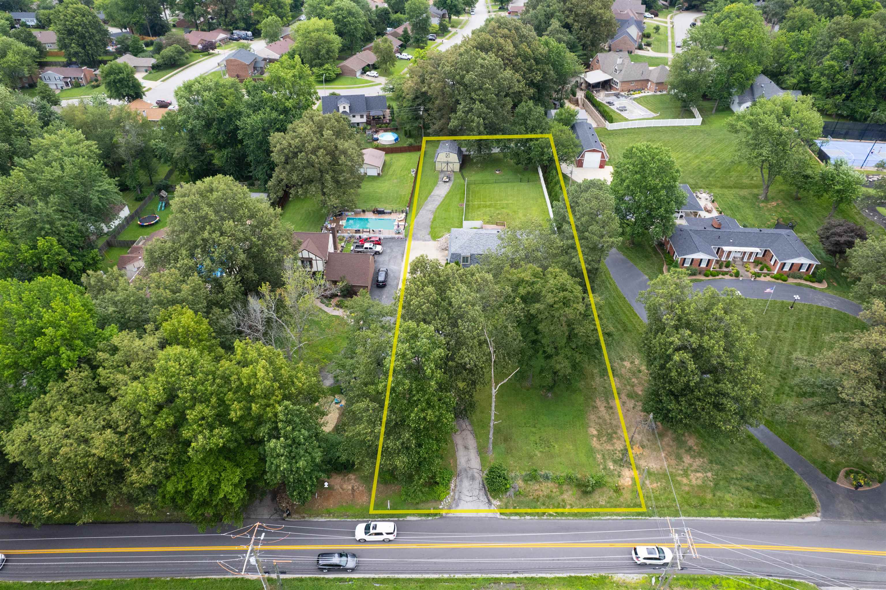 4413 Old Hartford Rd, Owensboro, Kentucky 42303, 4 Bedrooms Bedrooms, ,3 BathroomsBathrooms,Single Family Residence,For Sale,Old Hartford Rd,92353