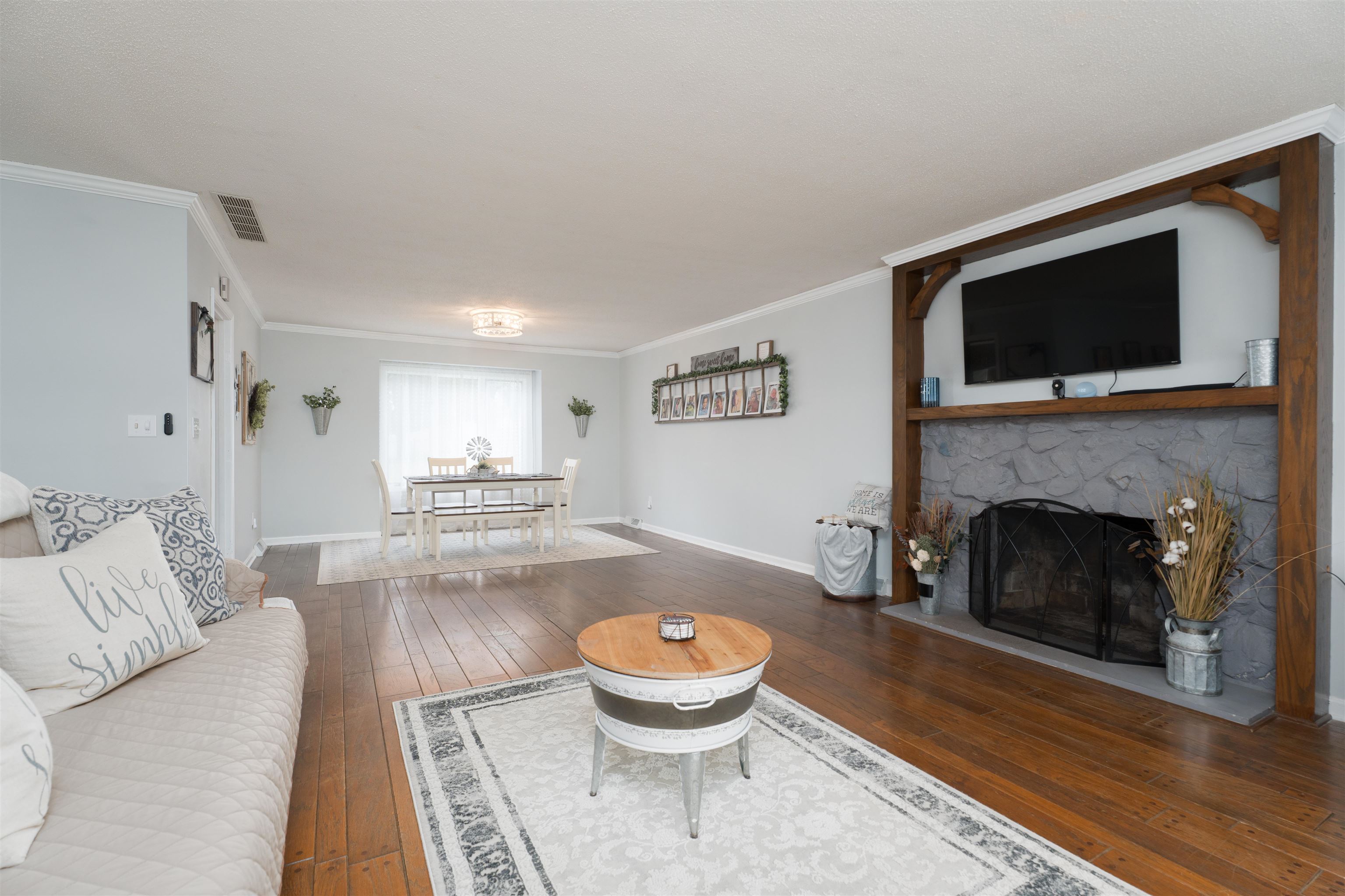 4413 Old Hartford Rd, Owensboro, Kentucky 42303, 4 Bedrooms Bedrooms, ,3 BathroomsBathrooms,Single Family Residence,For Sale,Old Hartford Rd,92353